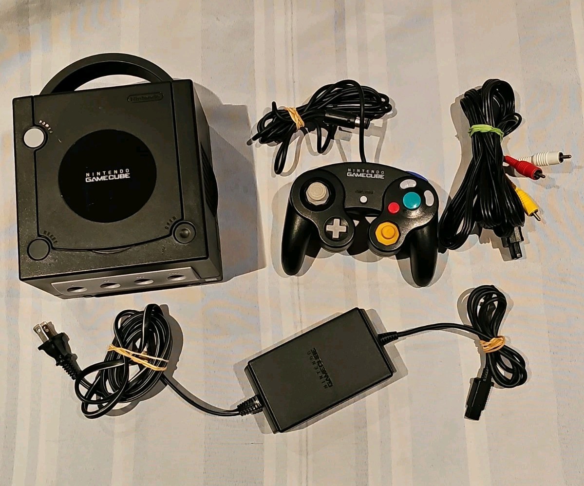 Nintendo GameCube Black Console NTSC-U/C with Controller, cables DOL-101(USA).,
