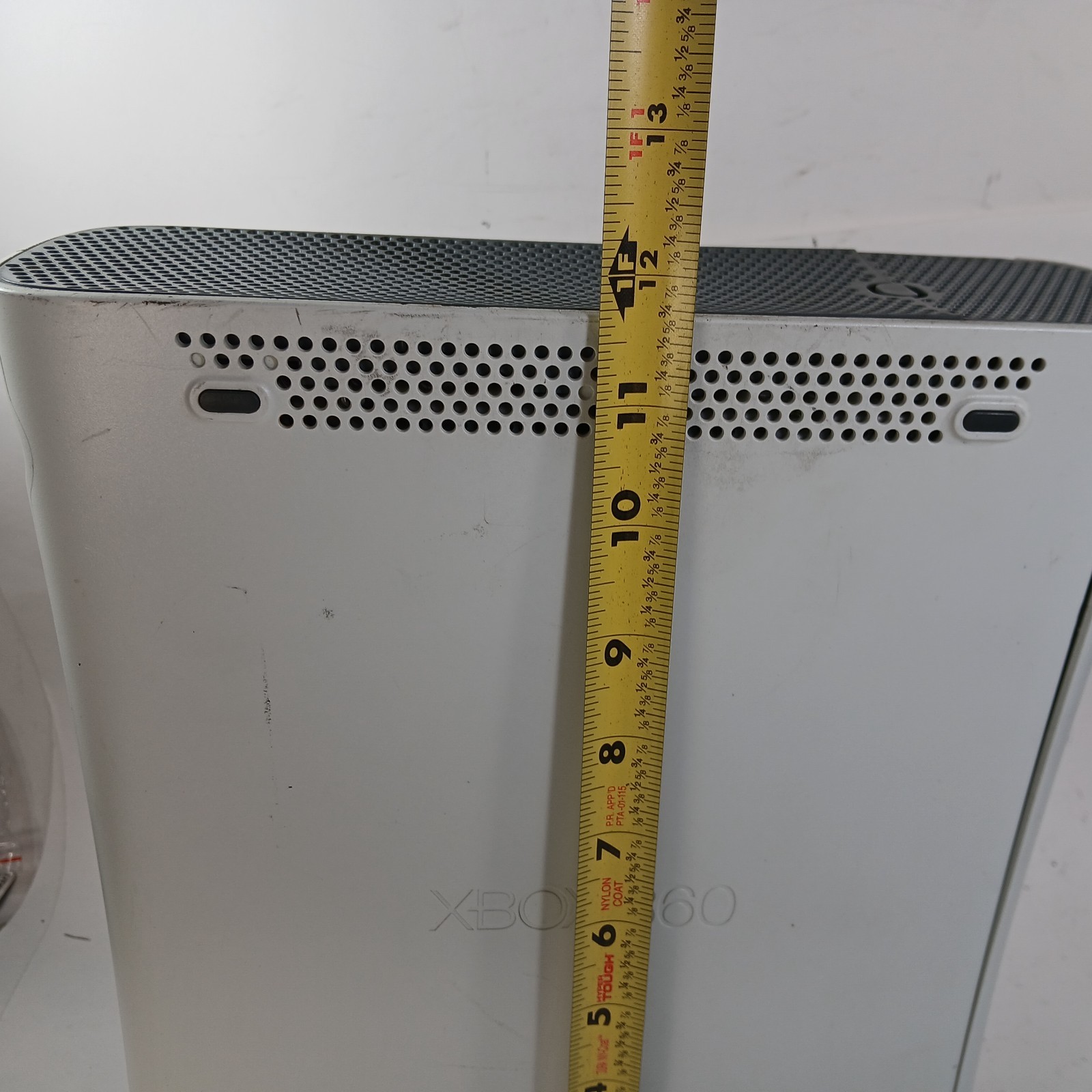 Xbox 360 White CONSOLE ONLY – NO HARD DRIVE – WORKS (disc tray sticks sometimes)