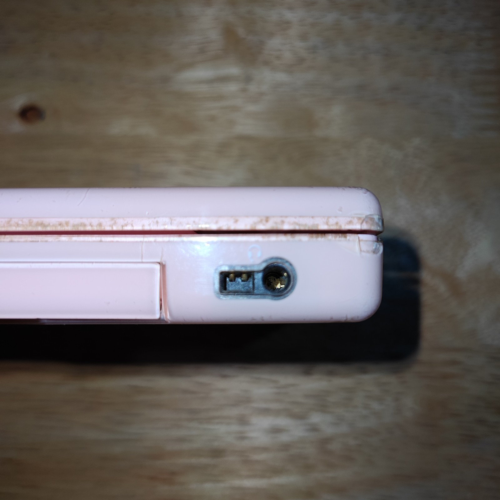 Nintendo DS Lite – Coral Pink Read Description