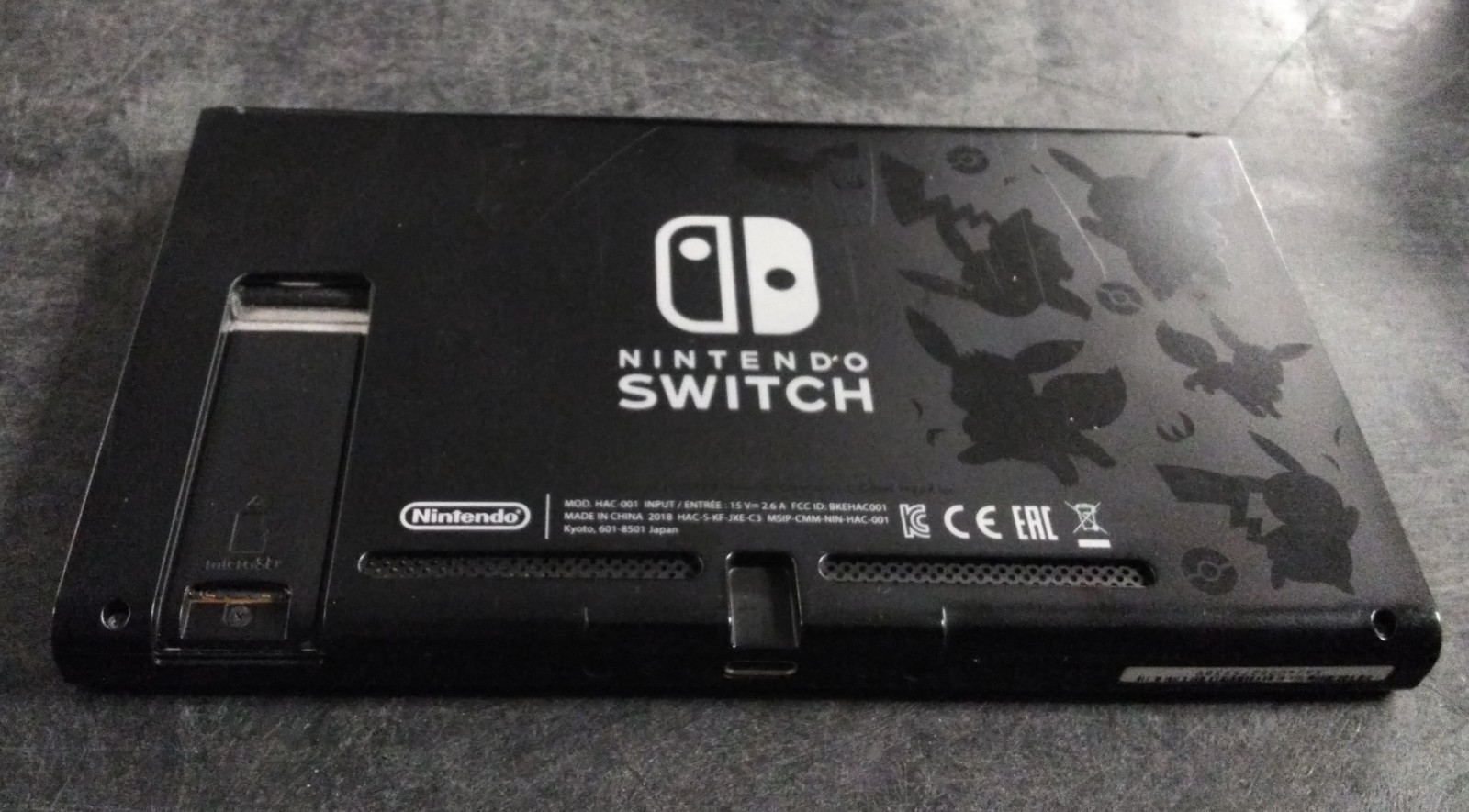 Nintendo Switch Console Eevee & Pikachu Switch Screen