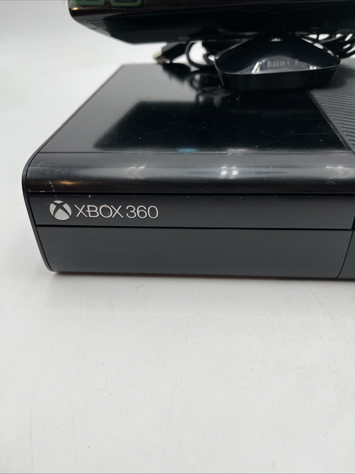 Microsoft Xbox 360 E Model 1538 250GB Console w Power & Kinect For Parts Repair