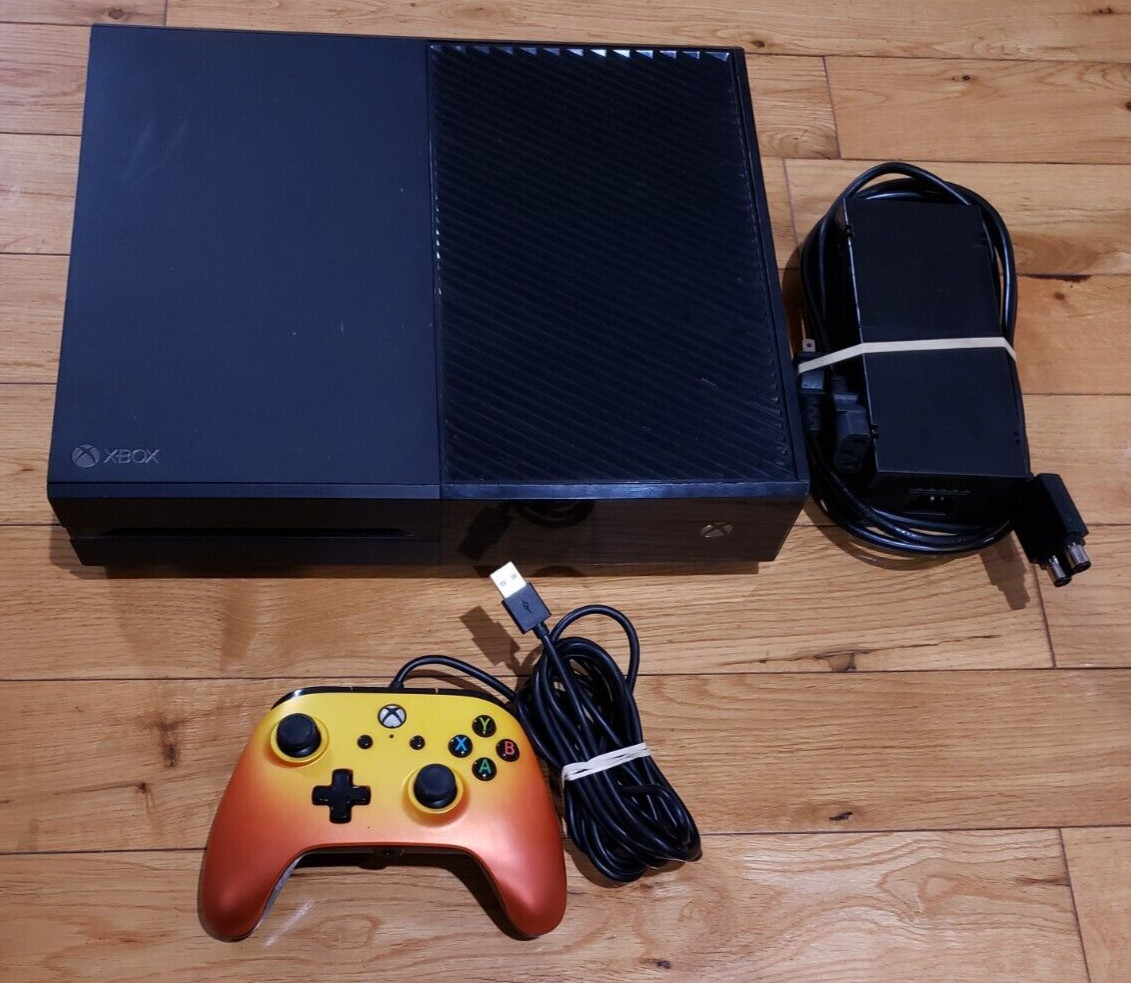 Microsoft Xbox One 1TB Console Bundle, BAD Disc Tray All Digital Works *READ PR