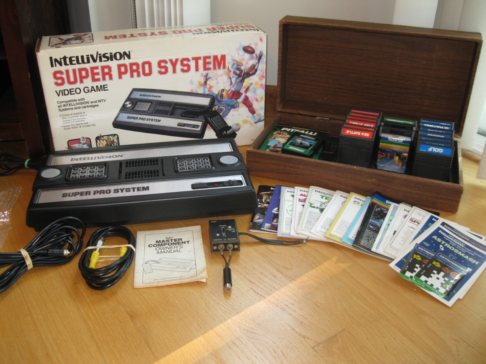 Vtg Intellivision Super Pro System III Console w/Box + 18 games, storage WORKS!