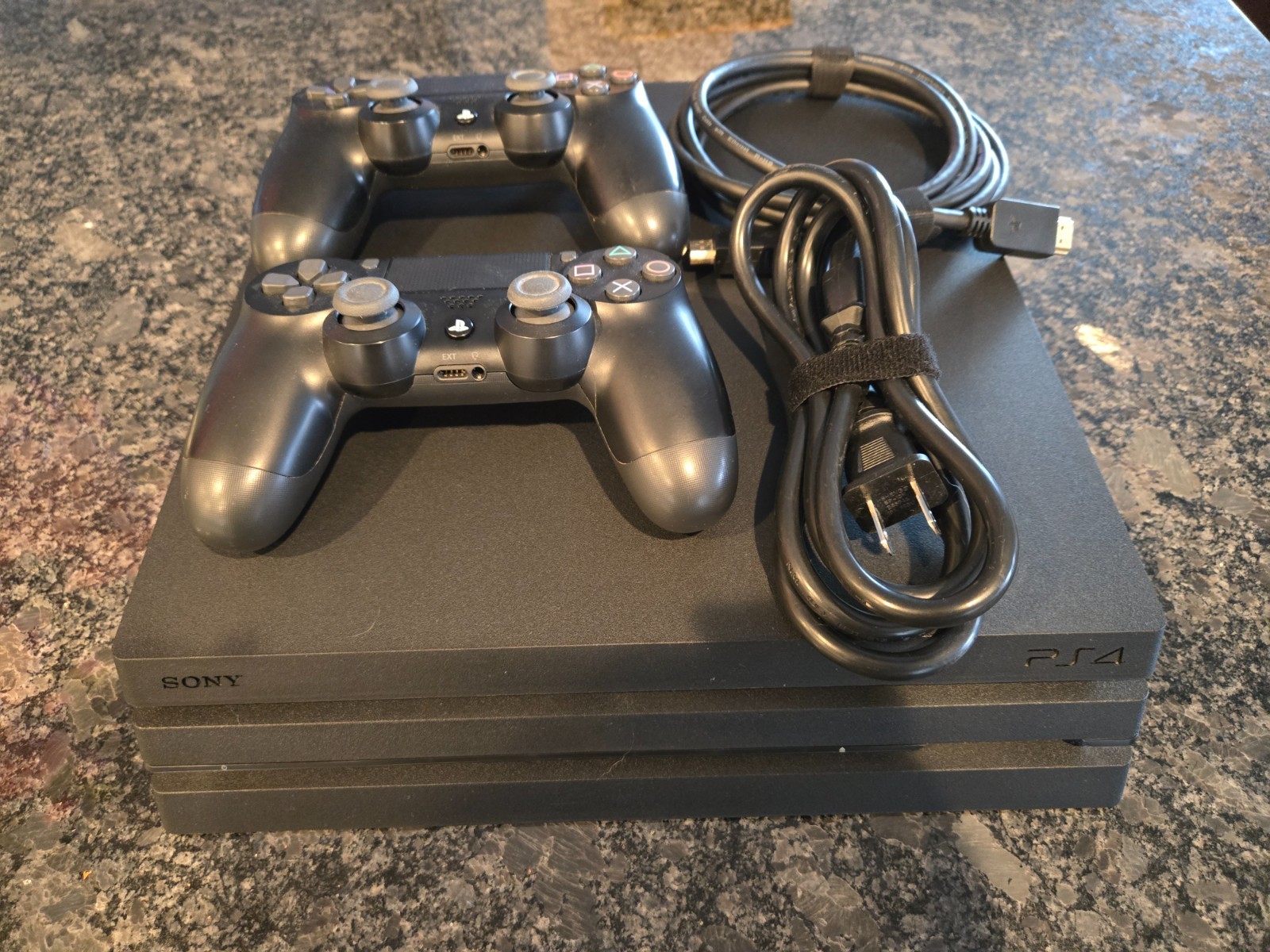 PS4 PRO PLAYSTATION 1.8TB CONSOLE WITH 2 REMOTES AND ORIGINAL BOX LOW FW 8.50