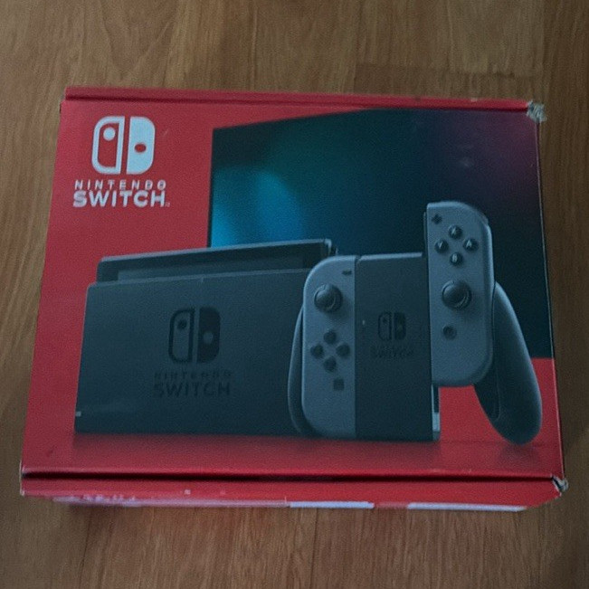 Nintendo Switch Console Blue Joy-Con, Box, Mario Kart 8 Deluxe, HDMI Wi-Fi