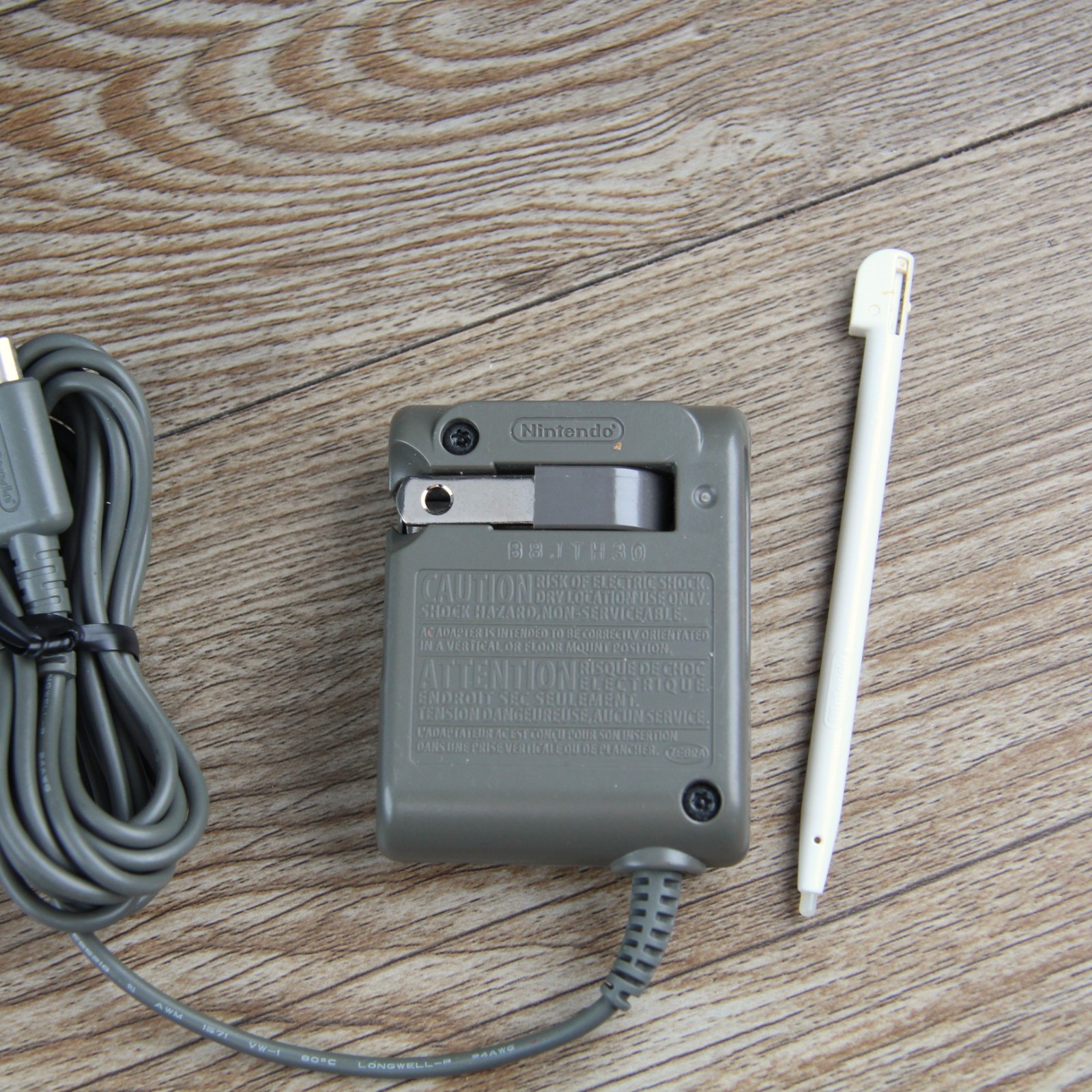 Nintendo DS Lite + Super Mario + Charger – TESTED | USA Seller