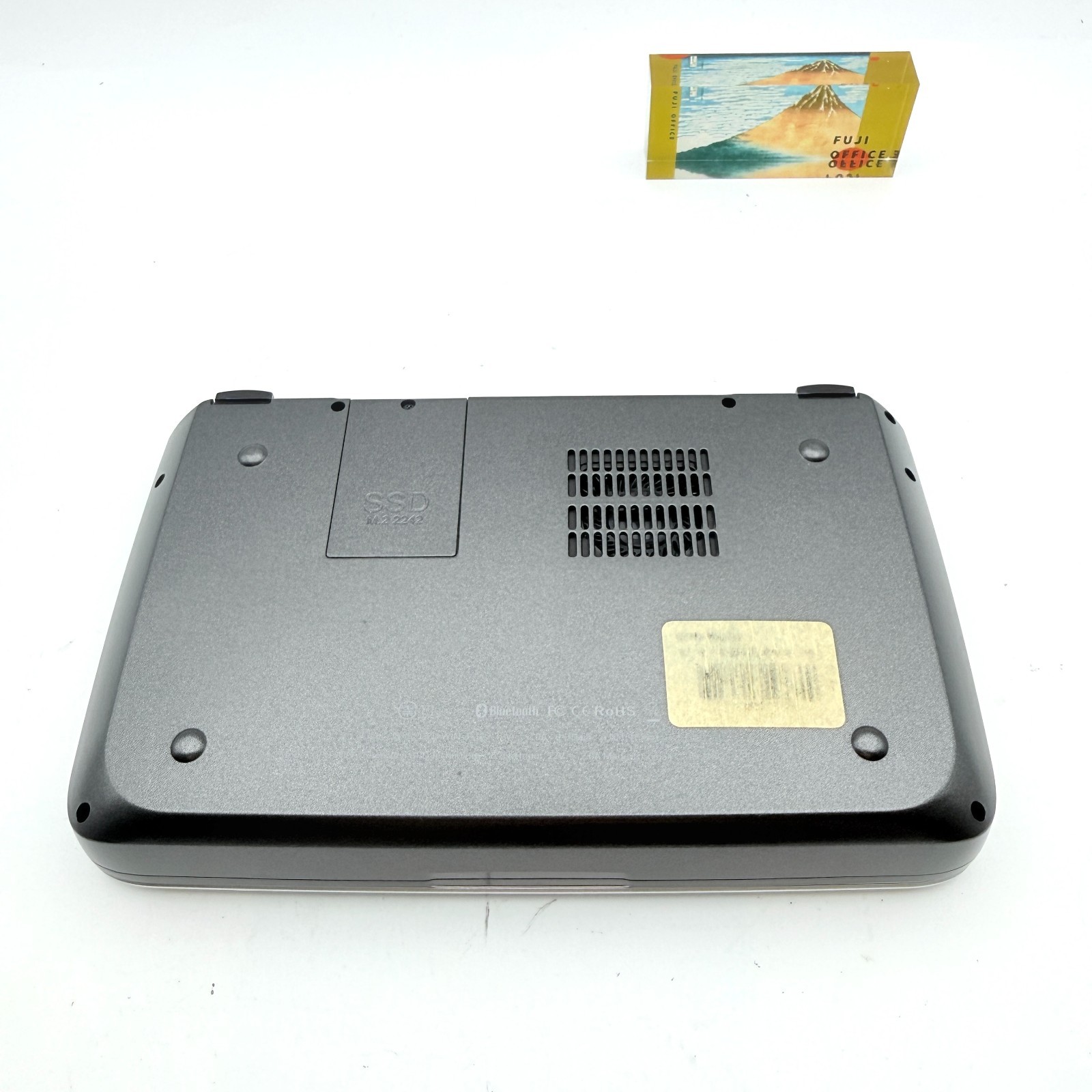 GPD WIN2 Mini PC Core m3-7Y30 Gaming PC Black 8GB SSD 128GB USB Type -A & C Used