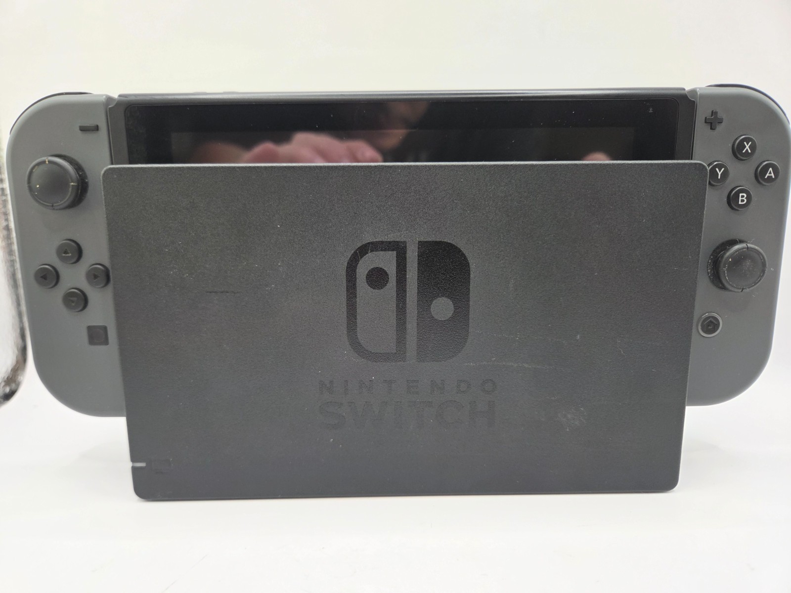 Nintendo Switch HAC-001(-01) 32GB Console with Gray Joy‑Con + Mario Kart + 128gb