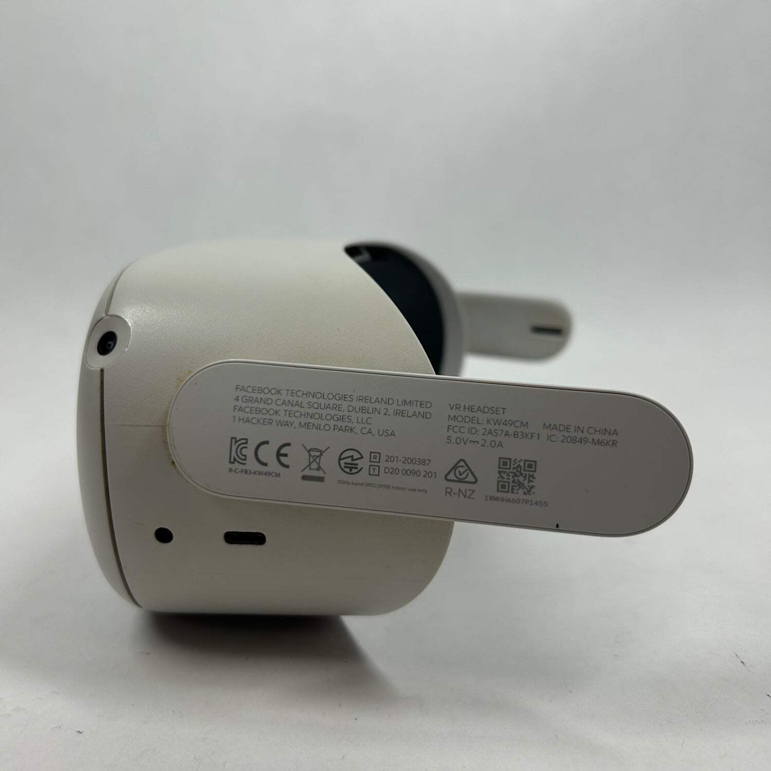 Meta Quest 2 128GB VR System KW49CM