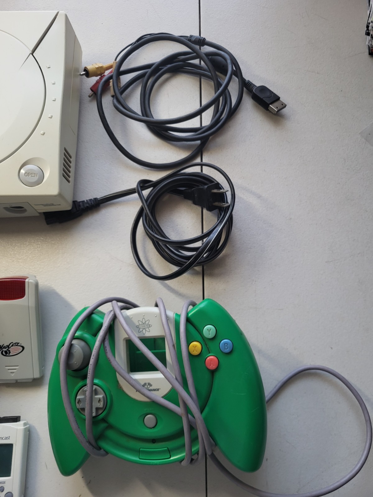 SEGA Dreamcast White Console Bundle OEM VMU Memory Card 2 Controllers AV Cable