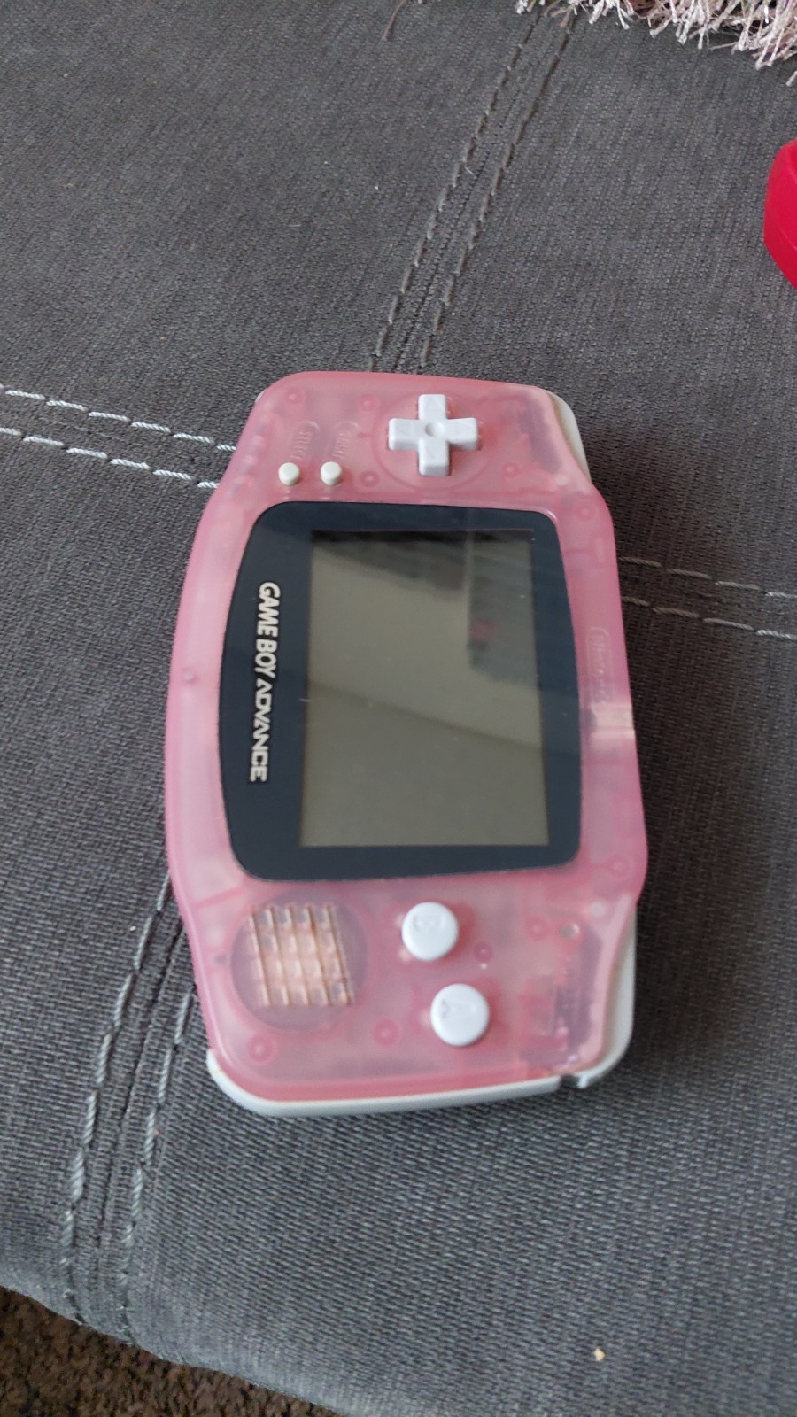 Nintendo Game Boy Advance 32MB Handheld System – Fuchsia Pink no tapa de bateria