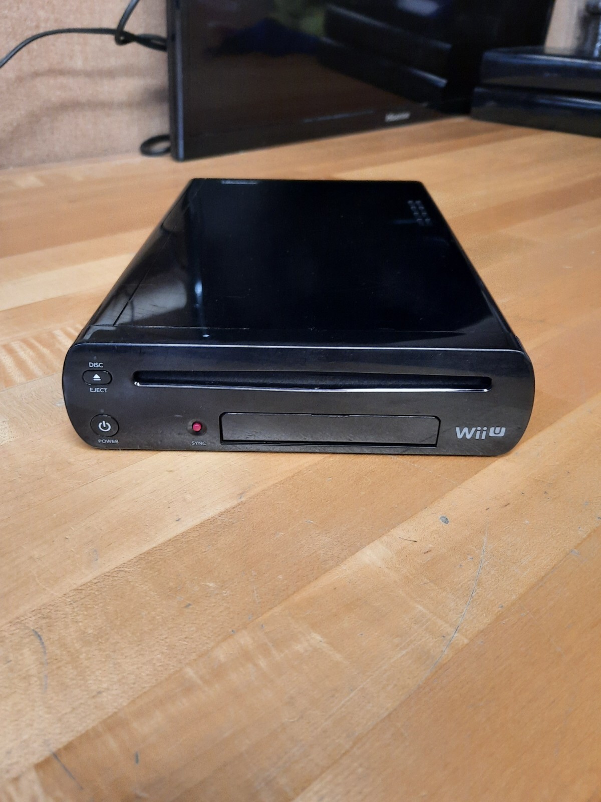 Nintendo Wii 32GB Black WUP-101(02) TESTED. SCRATCHES. NO GAMEPAD OR ACCESSORIES