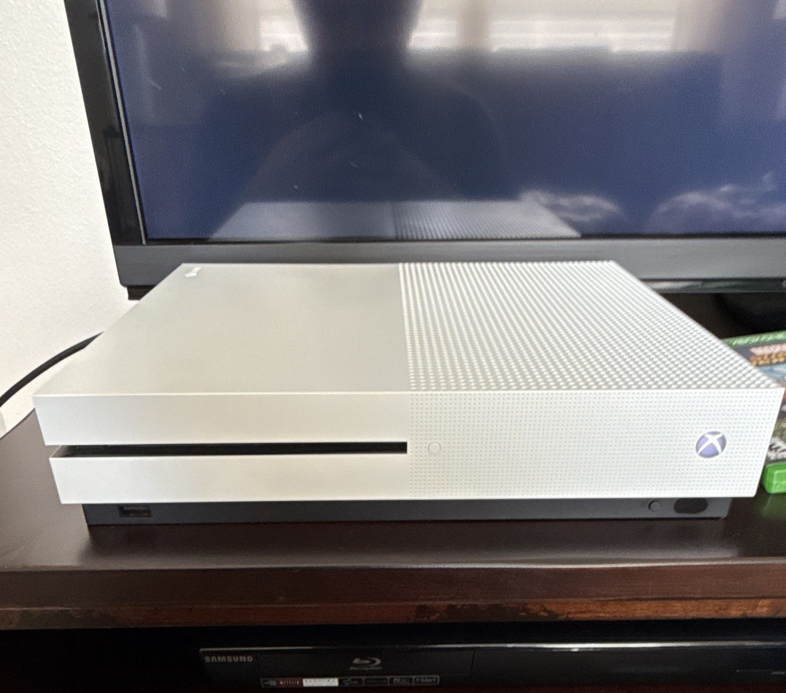 Microsoft Xbox One S 365GB Console White 4K UHD Blu-Ray Compatible