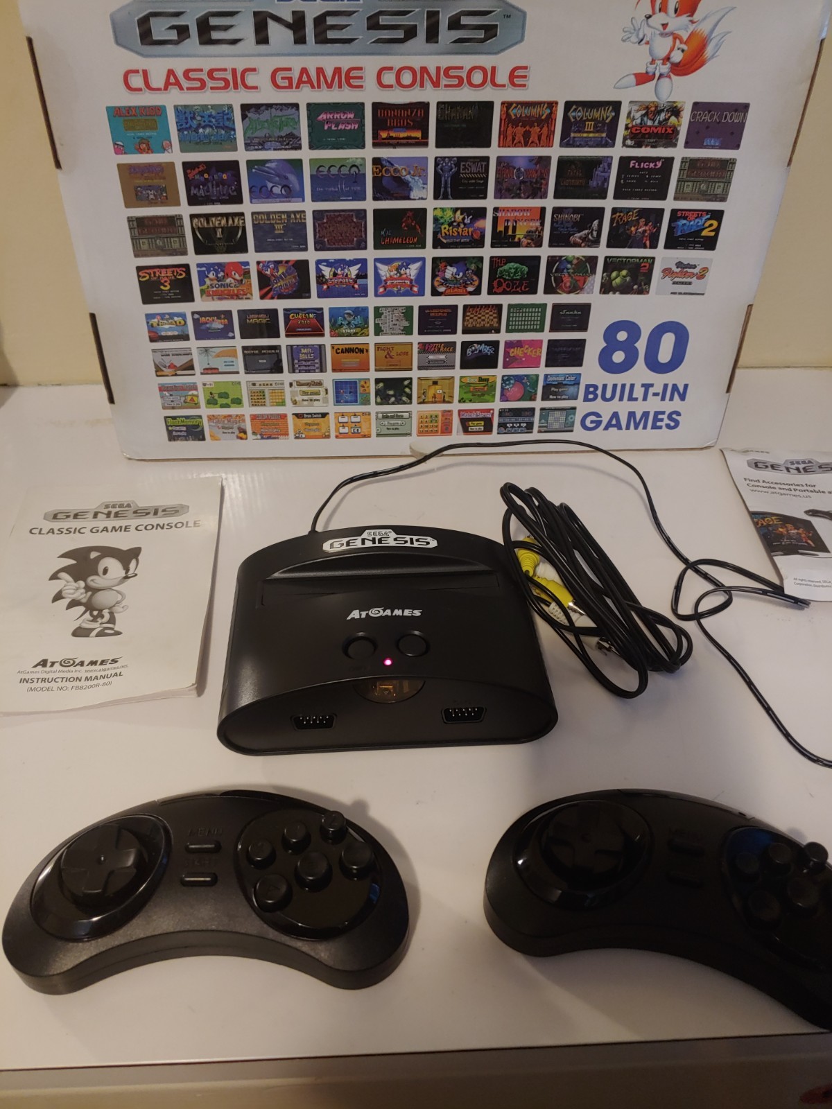 Sega Genesis Classic w/80 built in games. 2012. tested. w/ retail box 93% pkg…