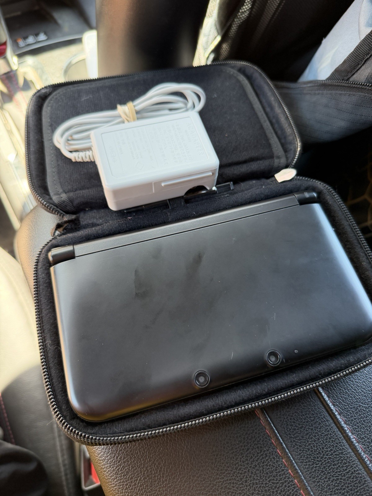 GREAT CONDITION Nintendo 3DS XL Black Charger, Case & 7 Games (Pokémon Y on SD)