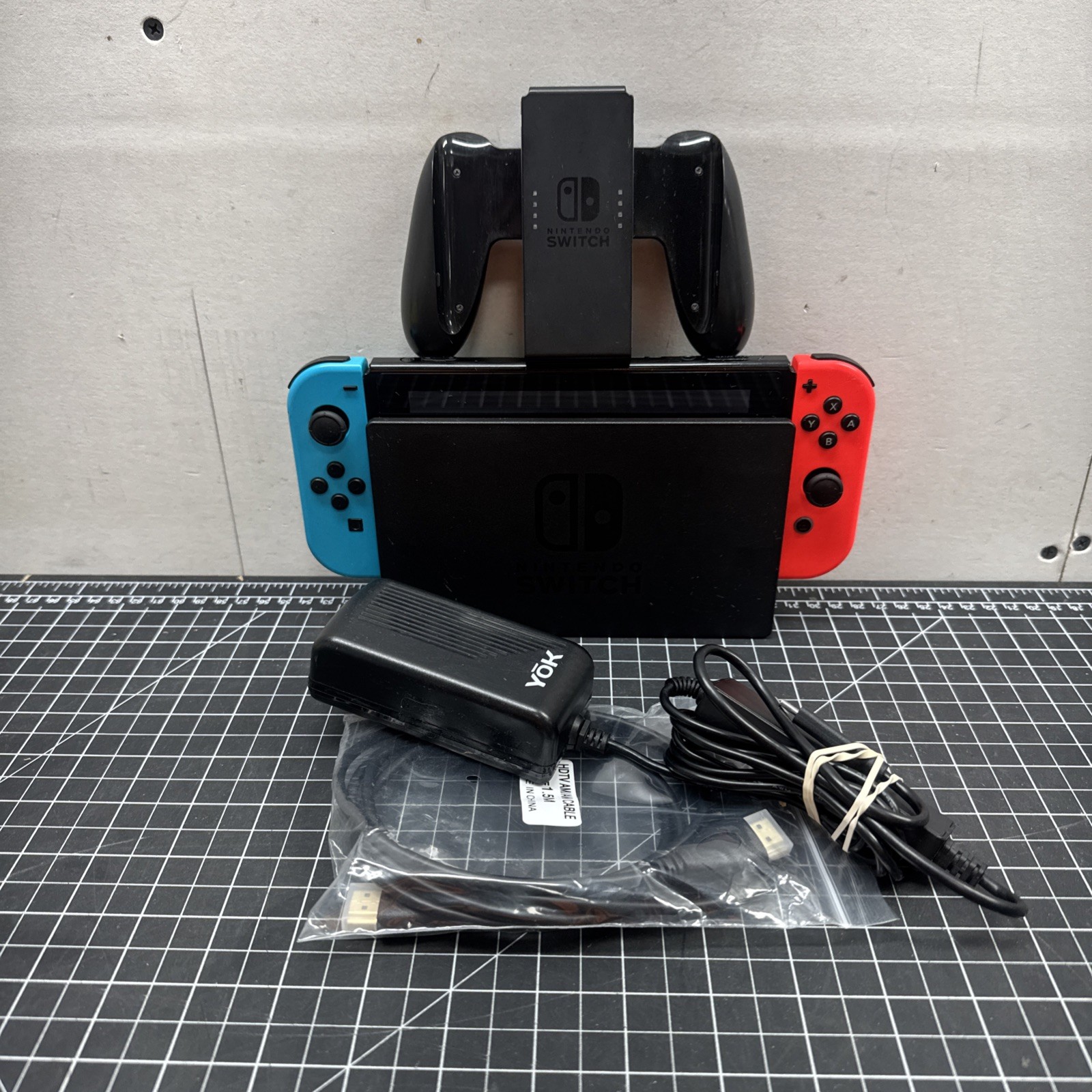 Nintendo Switch 1 V2 Console Complete Works Perfectly A E2