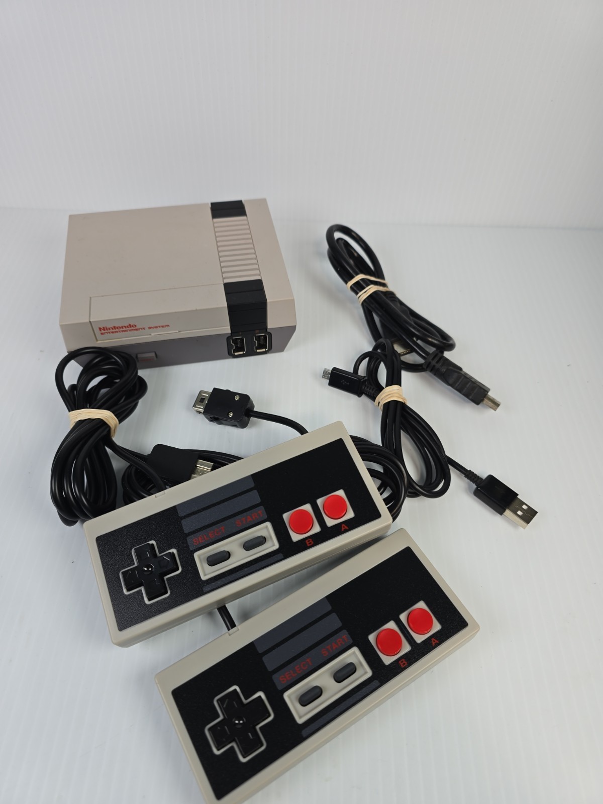 Nintendo Nes Classic Edition Mini Console System 2 Controllers
