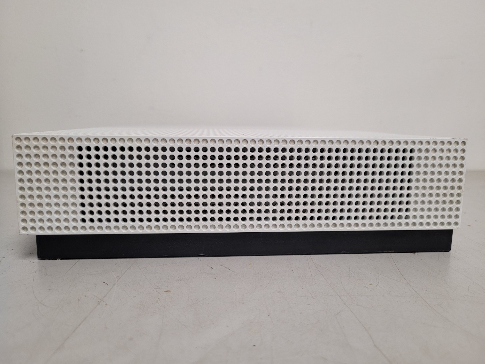 Microsoft Xbox One S All-Digital Edition 780gb Video Game Console 070235494316