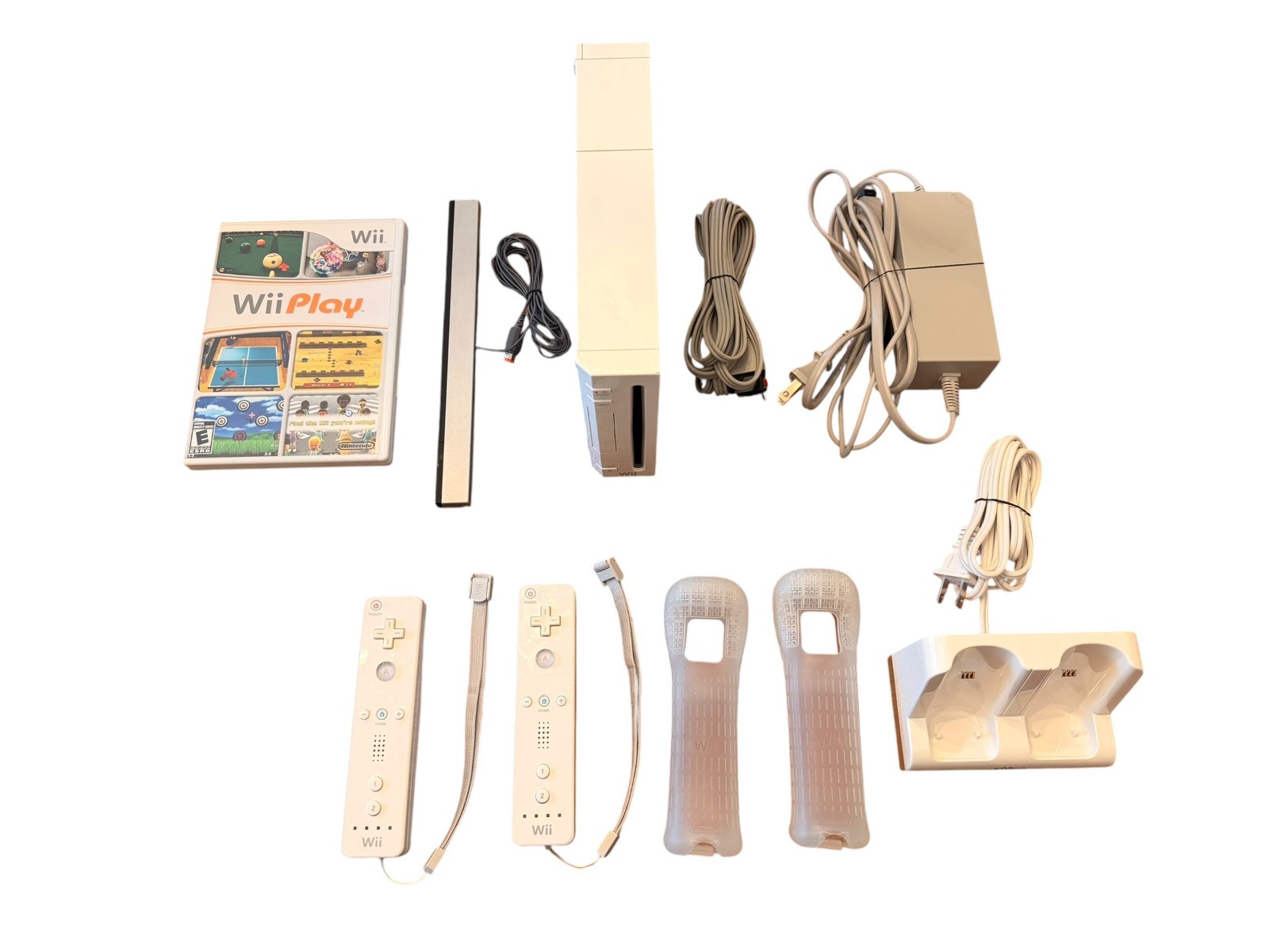 Nintendo Wii RVL-001 White ConsoleBundle Backwards Compatible Gamecube