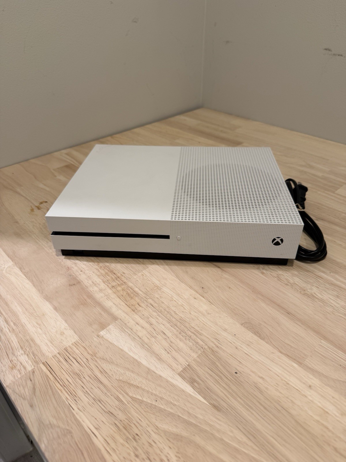 Microsoft Xbox One S 500GB, Stripped Cleaned And New Thermal Paste