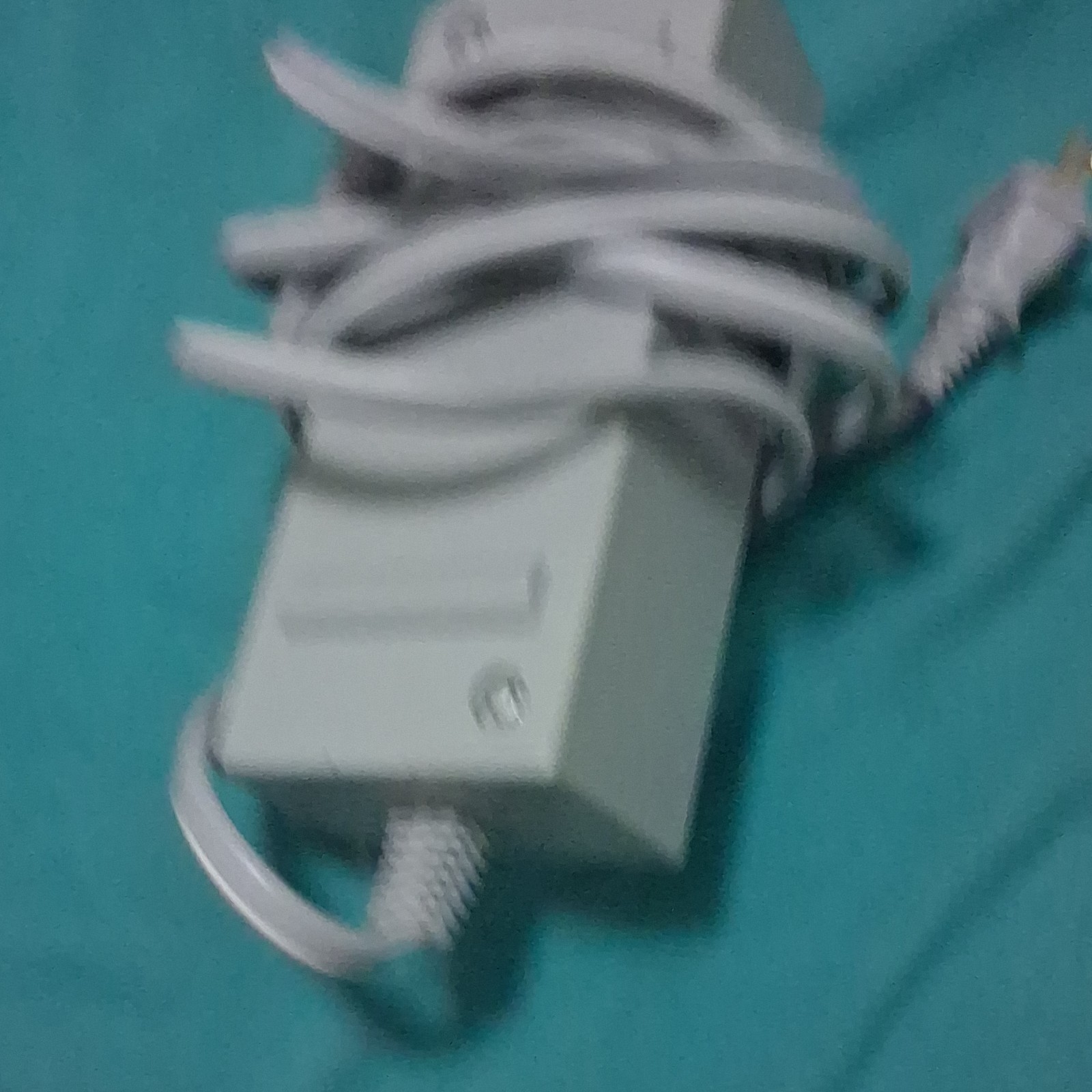 Nintendo Wii Console White with Sensor Bar, Power Adapter, Motion Control