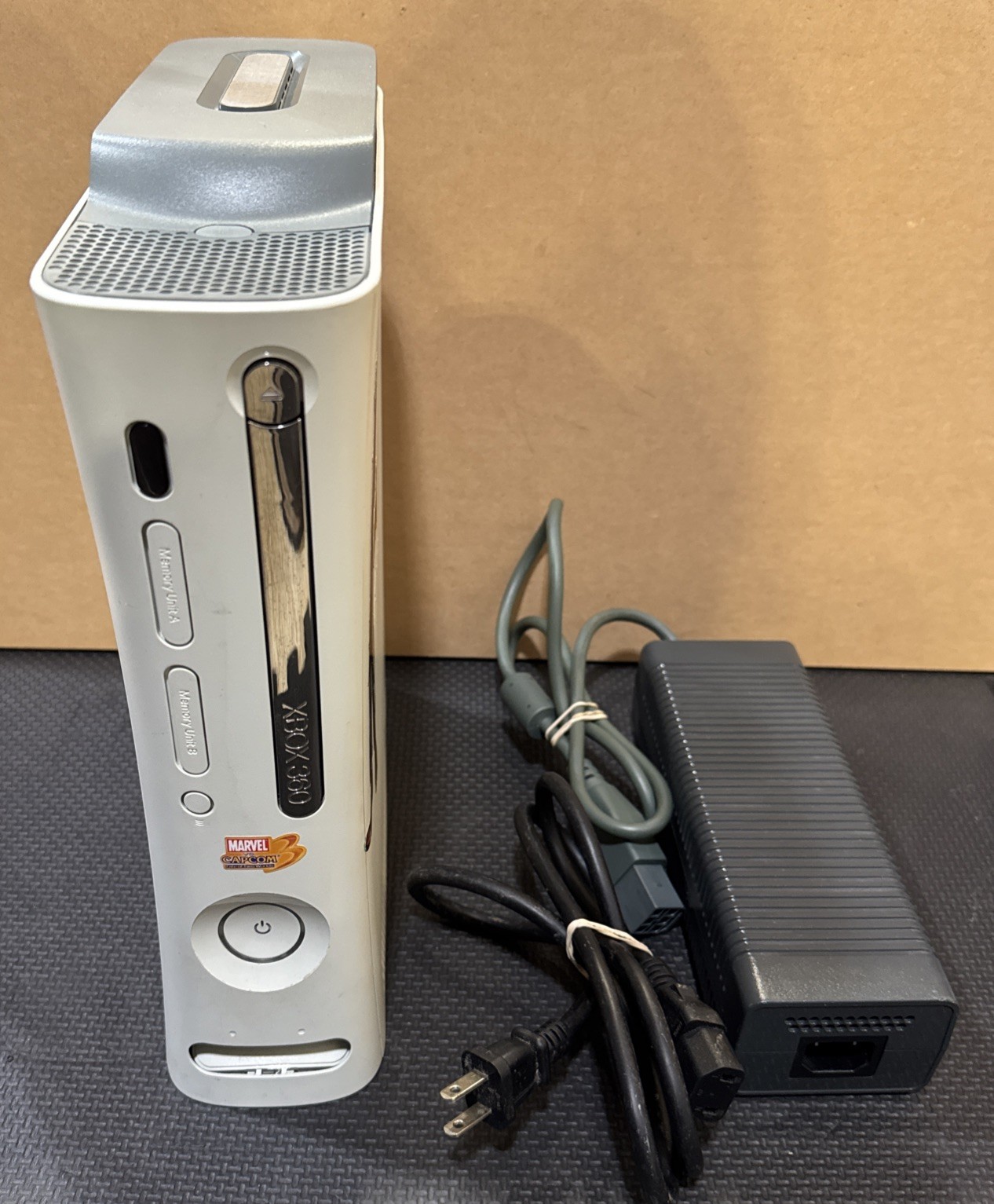 Microsoft Xbox 360 Pro 60GB Console – Matte White | Tiger Woods 2k12