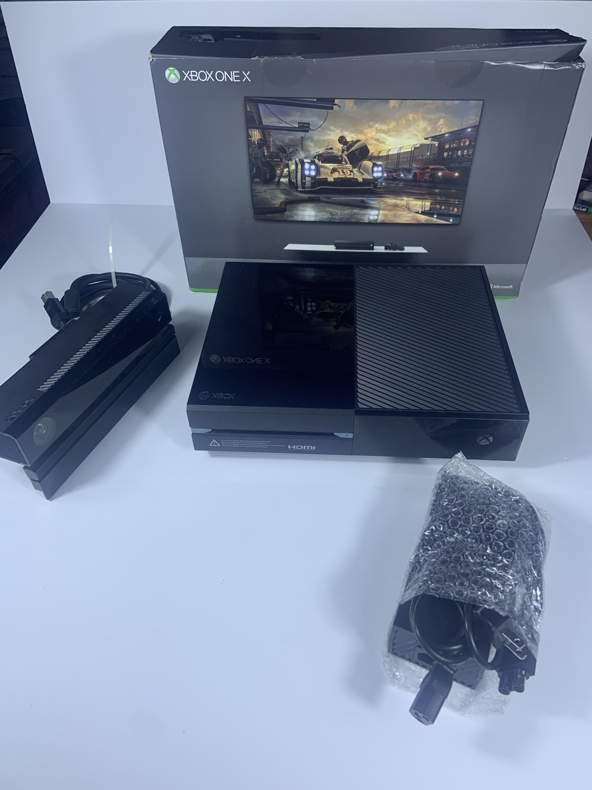 Microsoft Xbox One X 1540 Black 1TB Console+Kinect 1520 4K Ultra HD Wi-Fi