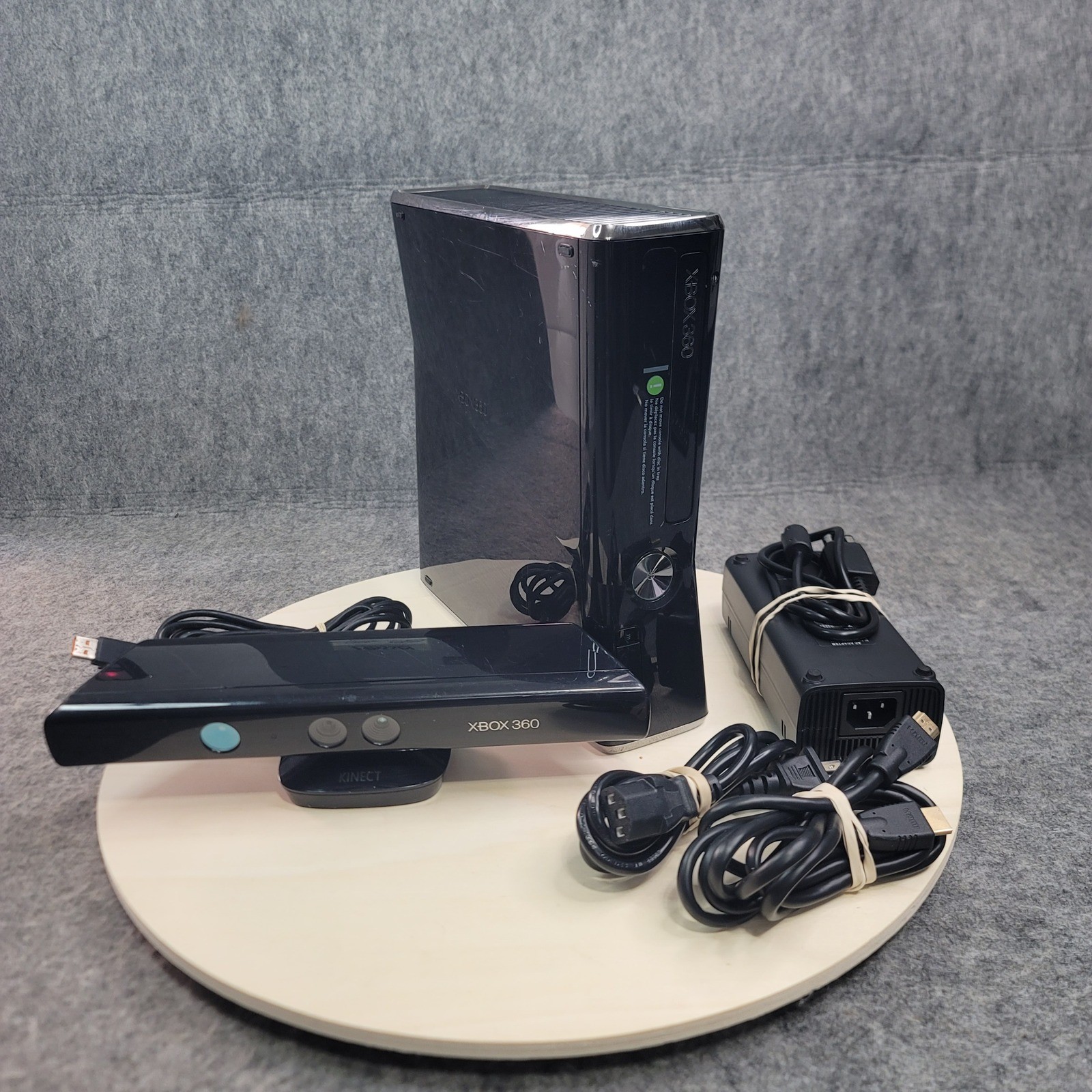 Microsoft Xbox 360 S Console Model 1439 Gloss Black with Accessories Bundle