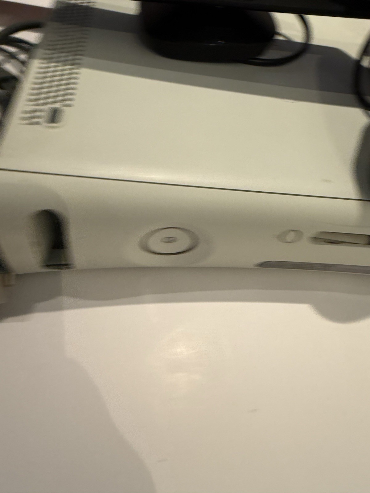 Microsoft Xbox 360 Console Bundle Kinect Sensor 1414 Wired Controller