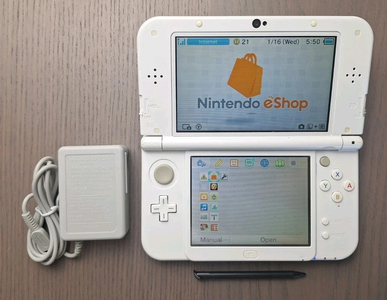 New Nintendo 3DS XL Pearl White | Charger + 32GB SD Card | REGION FREE TOP IPS