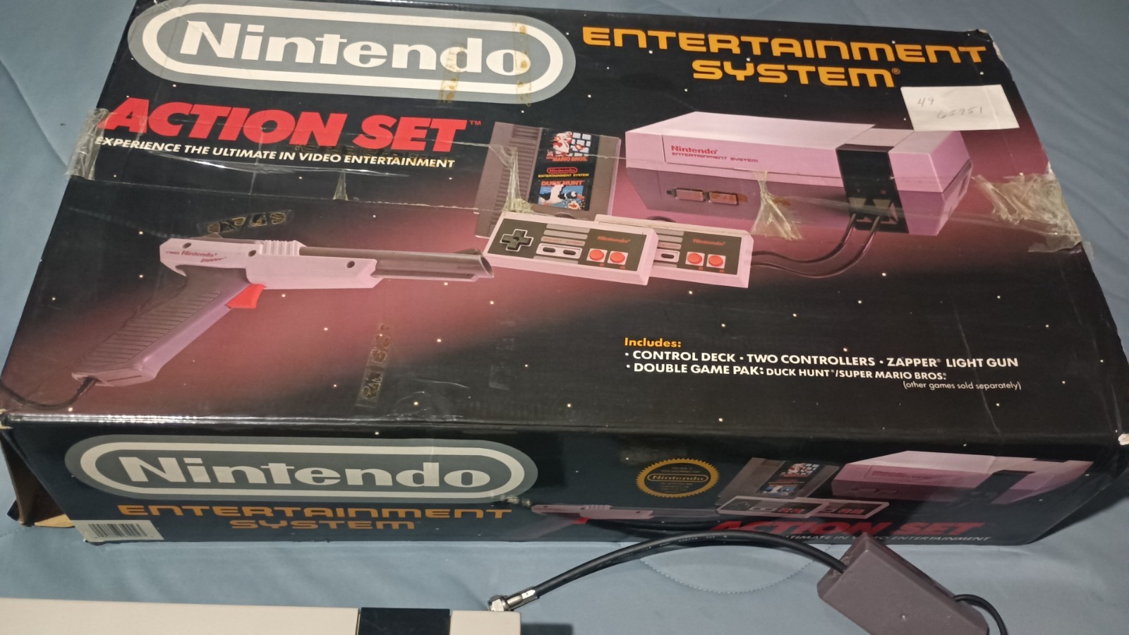 Nintendo NES Action Set w/ Box, 2 Controllers, Zapper Light Gun
