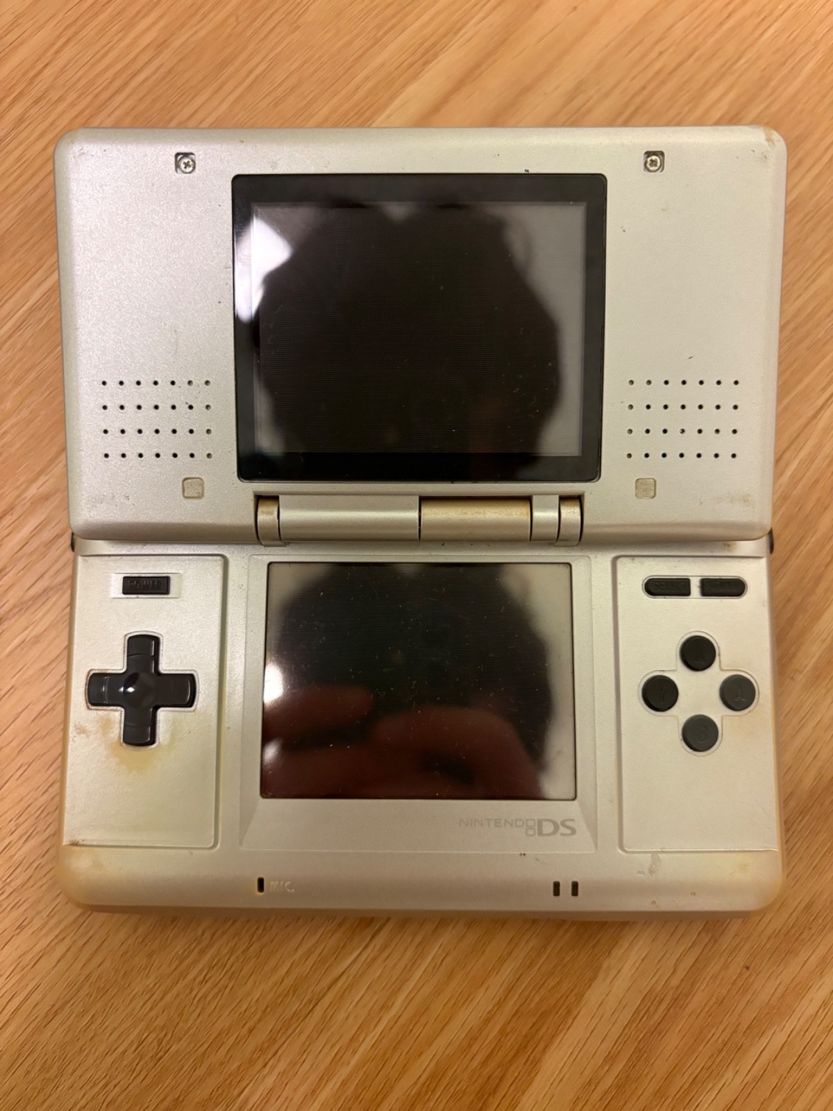 Nintendo DS Silver Handheld System – Good Condition! – TESTED AND WORKING (6A)