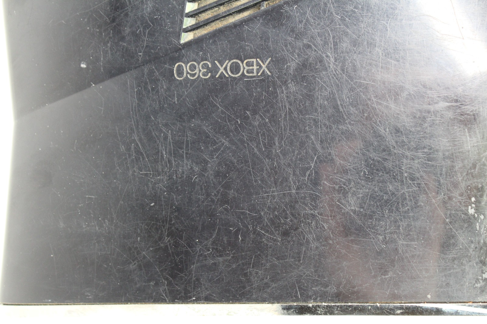 Microsoft Xbox 360 S Console Only NOT WORKING FOR PARTS ONLY Plays Games