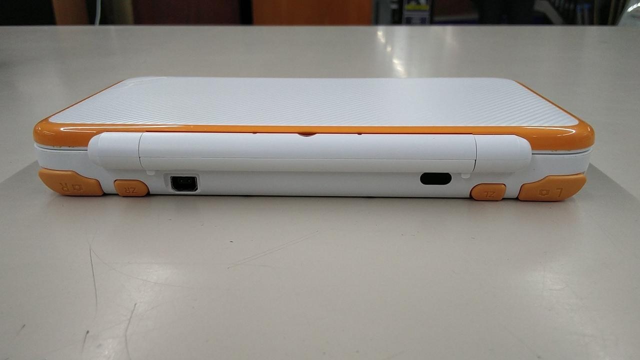 New Nintendo 2DS XL LL White Orange Console Box Stylus Japan Ver NTSC-J