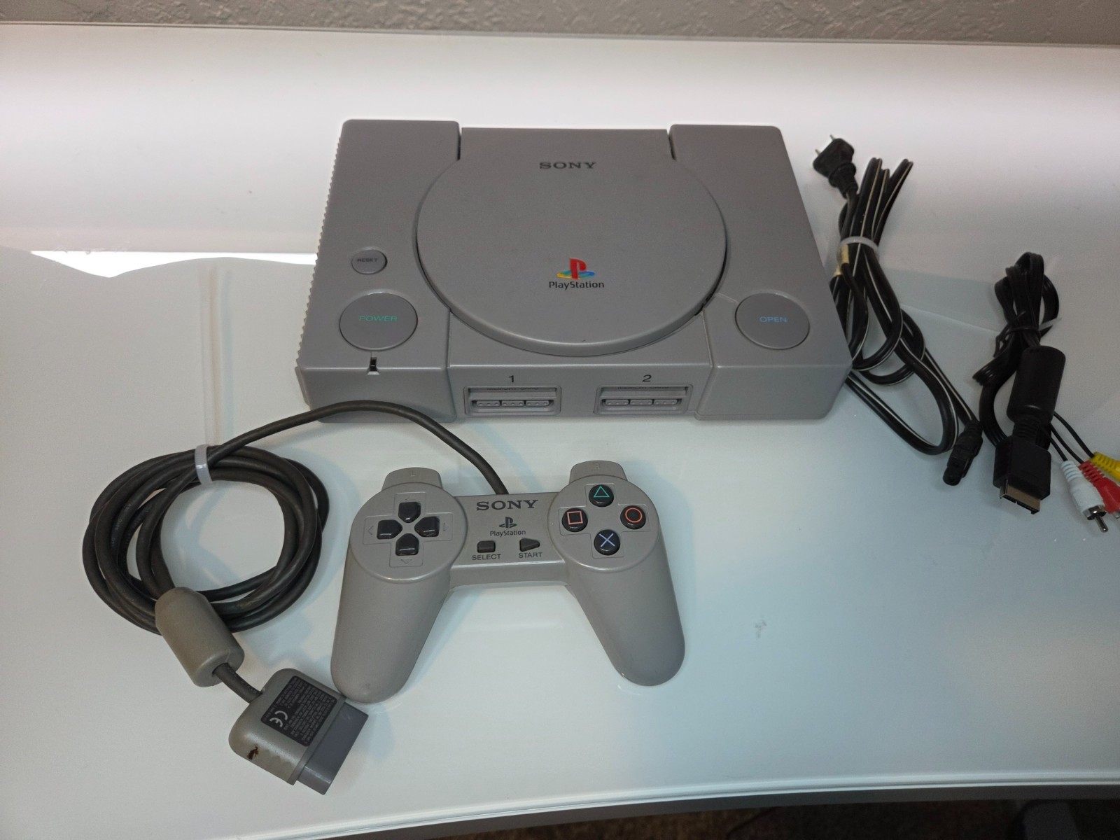 Sony PlayStation 1 System Console PS1 – tested and includes game
