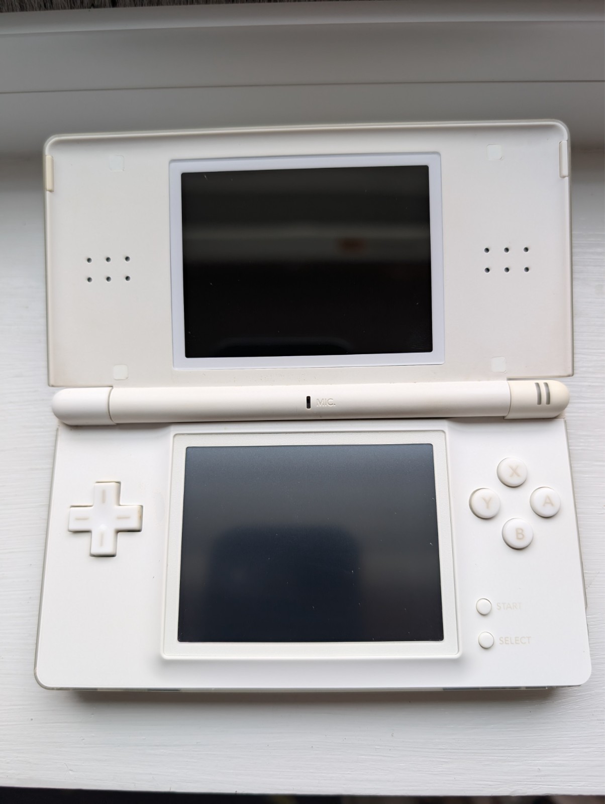 Nintendo DS Lite Handheld Console Polar White w/ slot cover + stylus – TESTED