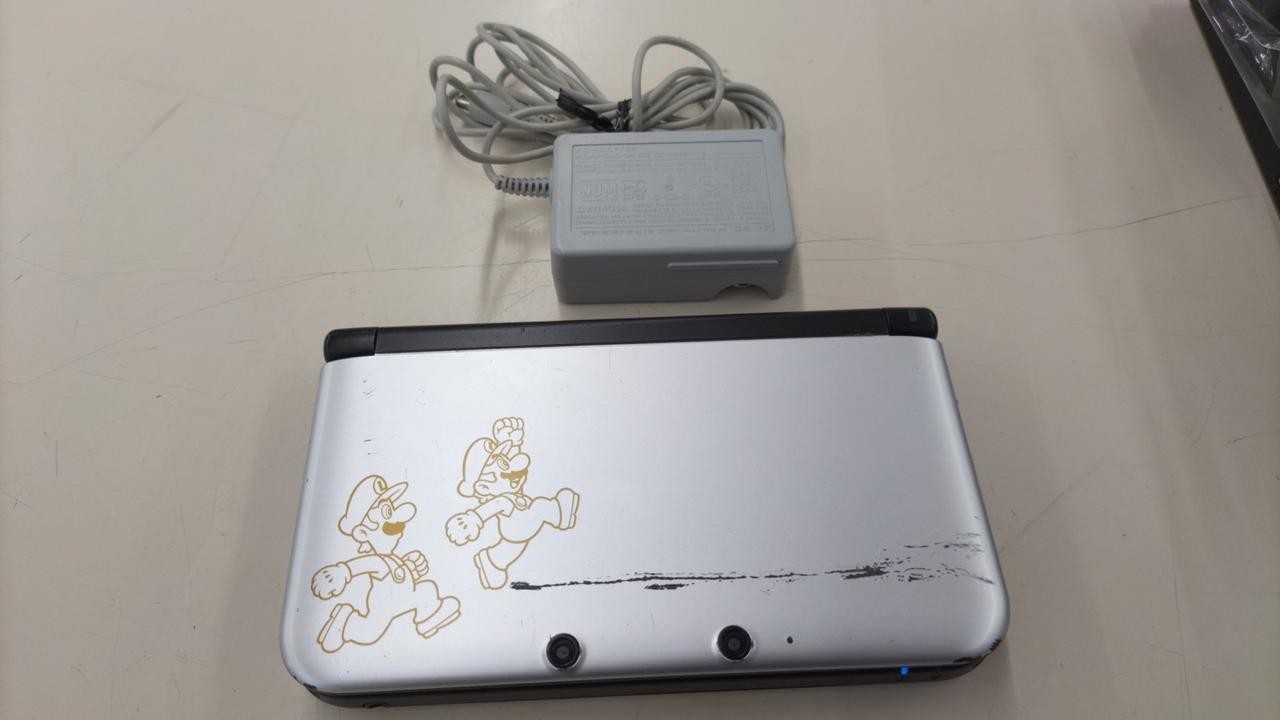 Nintendo 3DS XL Mario & Luigi Silver 30th Anniversary Used No Stylus