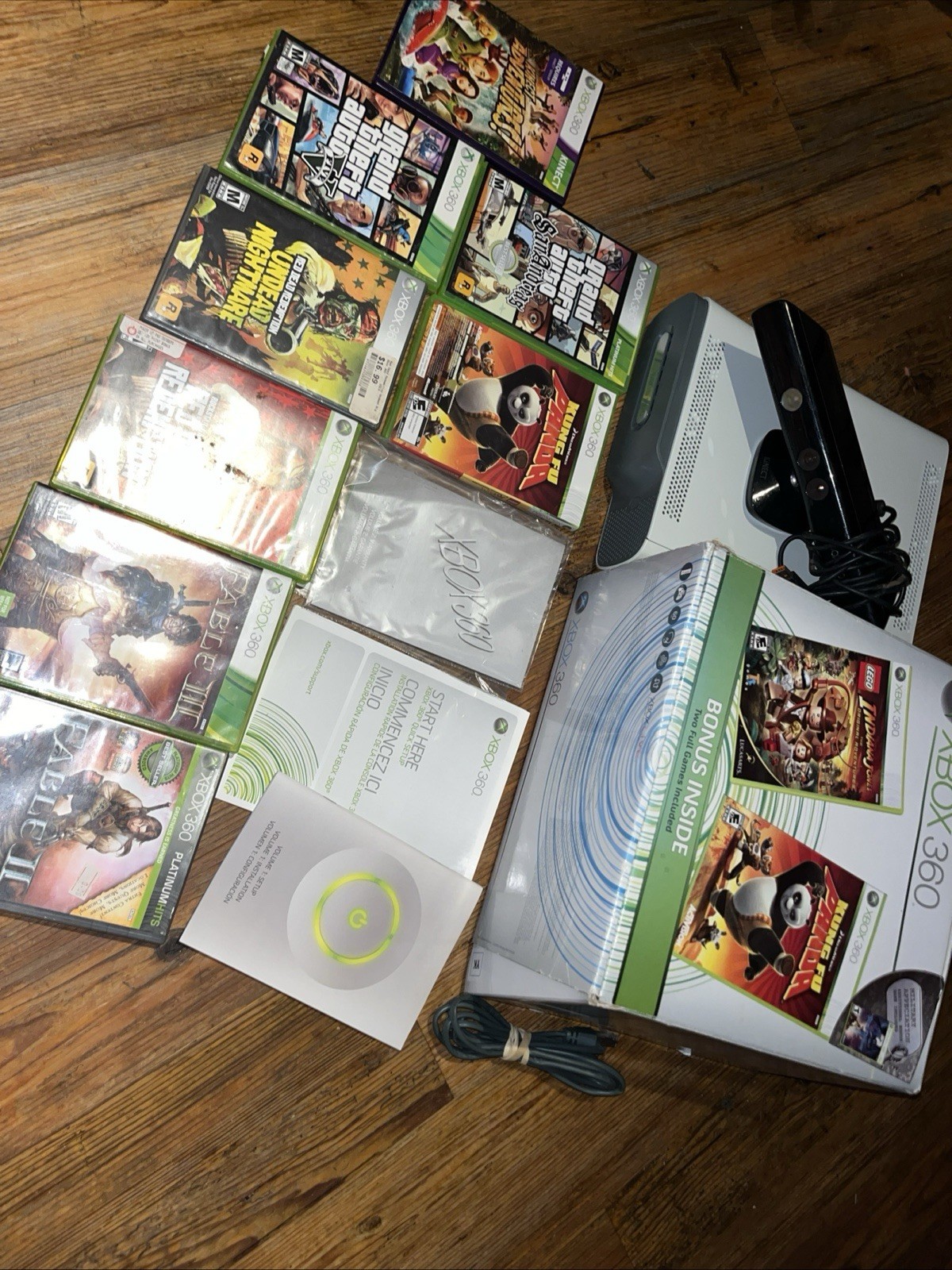 Xbox 360 White 60gb White Console bundle w/ games & Cords