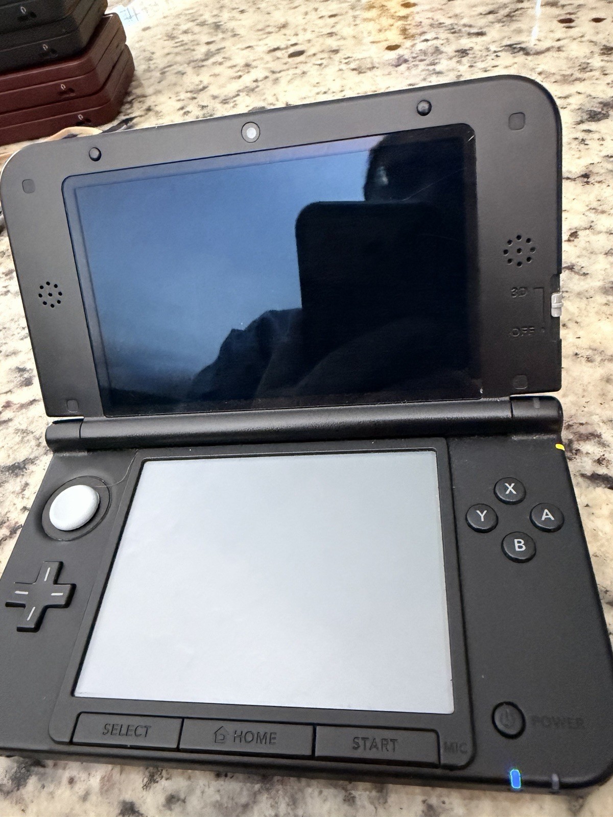 Nintendo 3DS XL Launch Edition Handheld Gaming System Games Stylist Charger Box