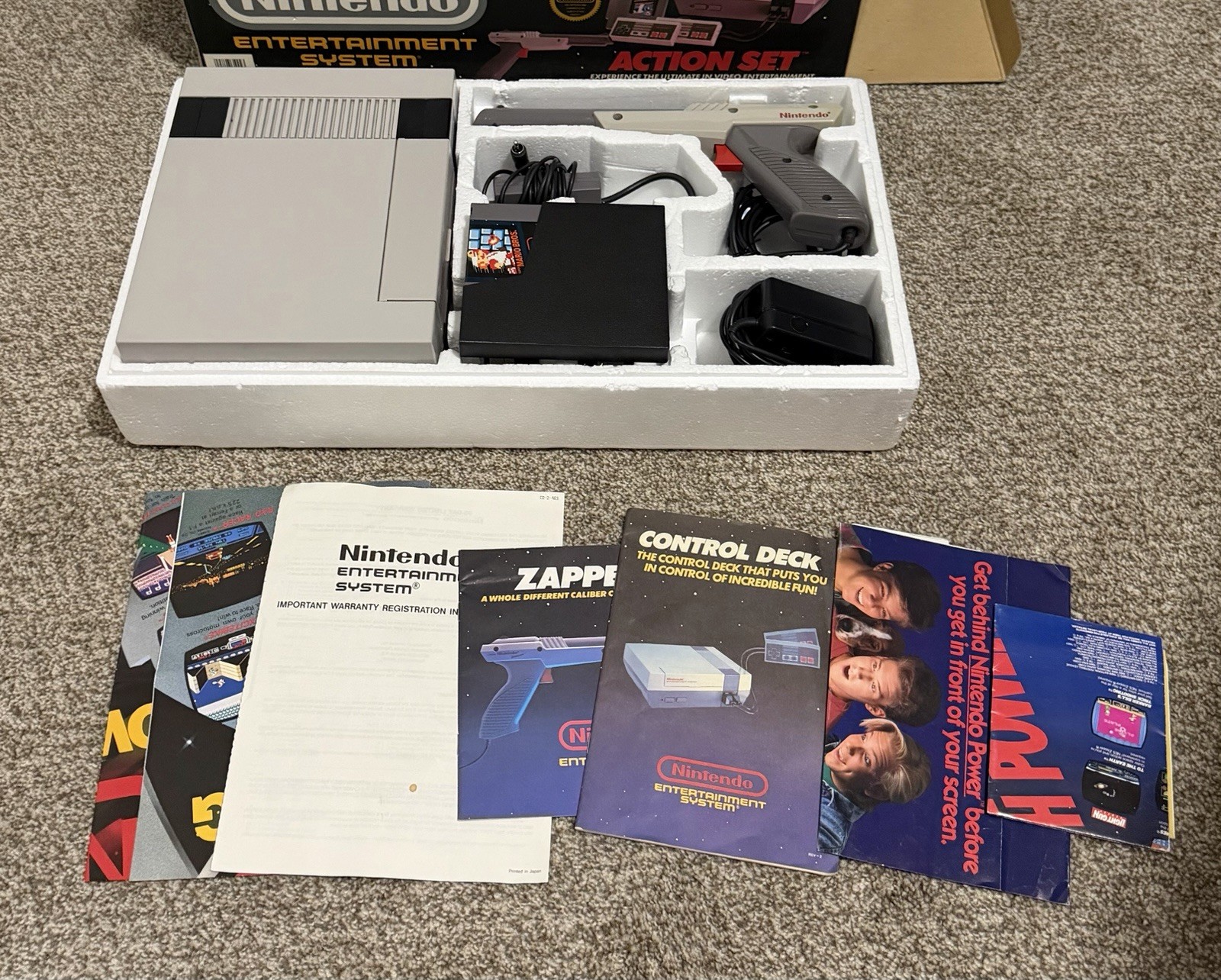 Original Nintendo NES Action Set System 100% CIB Complete Box NOT Working READ