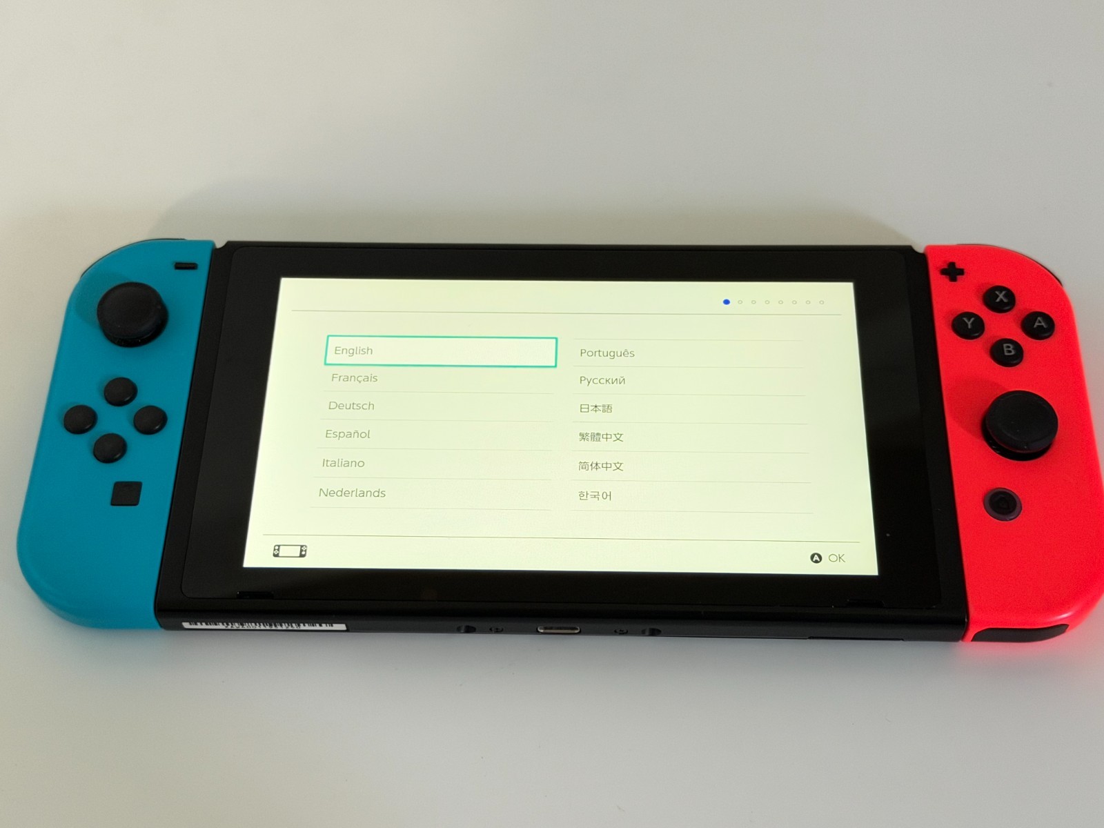 Nintendo Switch System Bundle Neon Red/Blue Joy-Cons & Cords Tested