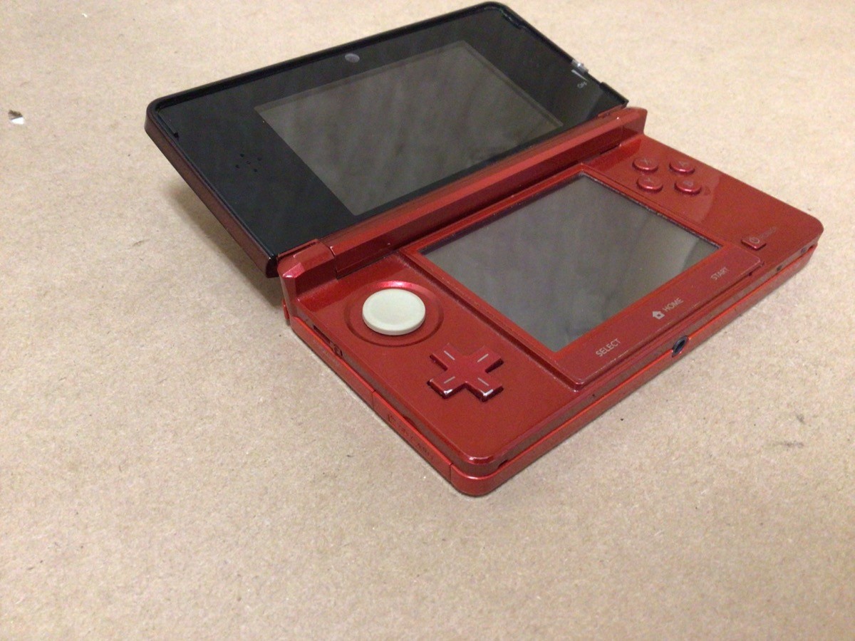 NINTENDO 3DS HANDHELD CONSOLE (B42012793)
