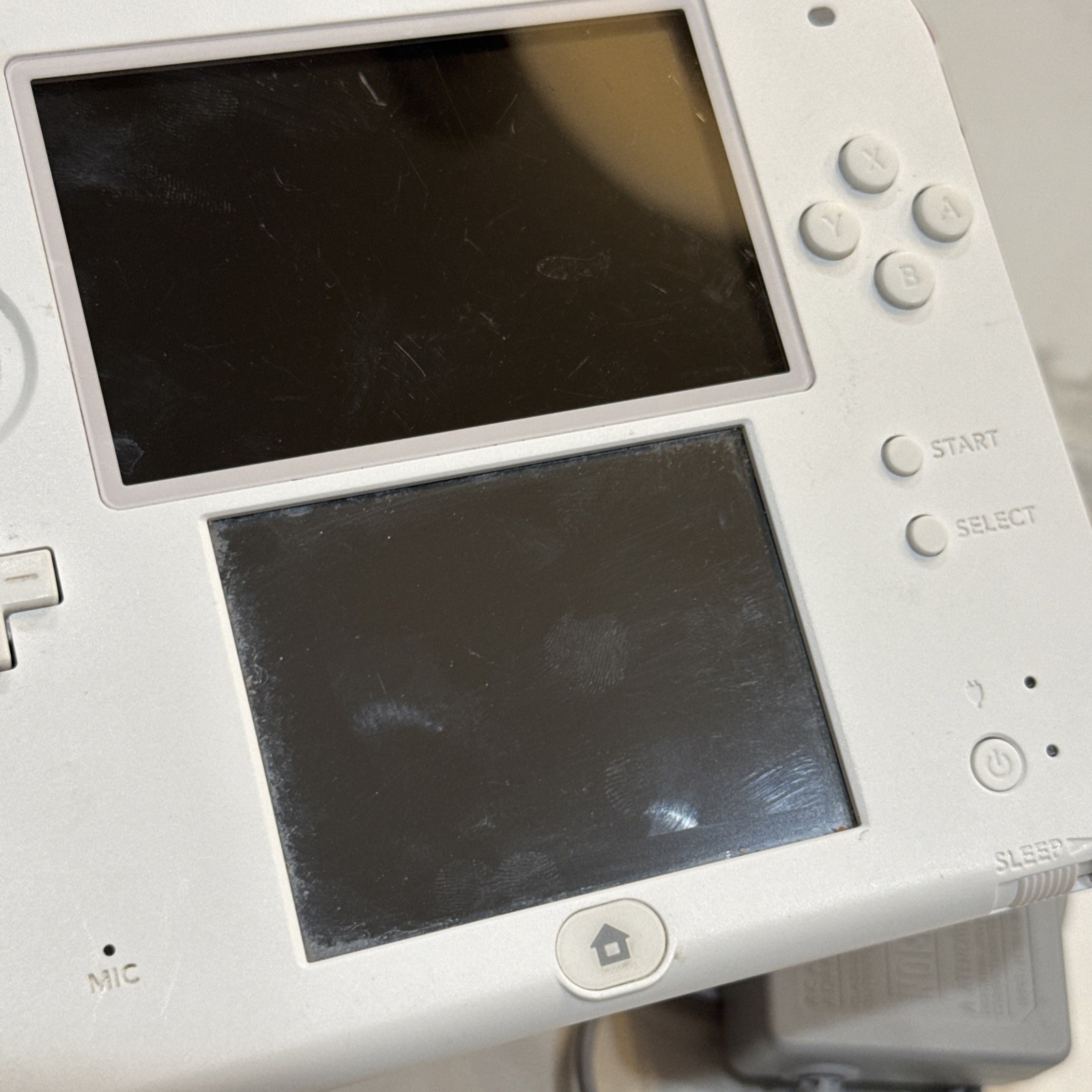 Nintendo 2DS System – White & Red – Bundle – 1 ZELDA game + Mario Downloaded