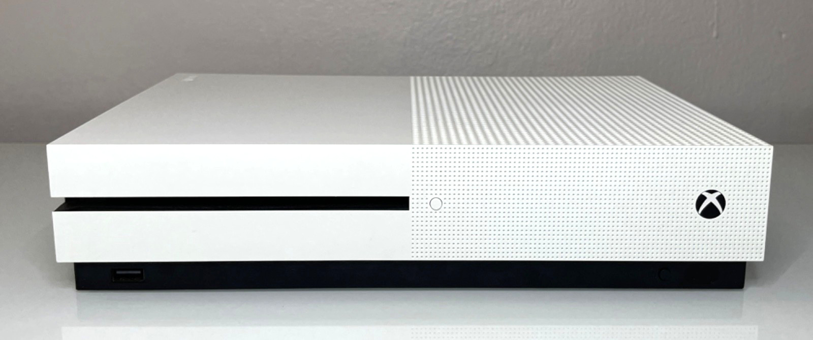 White Microsoft Xbox One S 1TB Console 1681 Bundle 1708 Controller w/ 5 Games