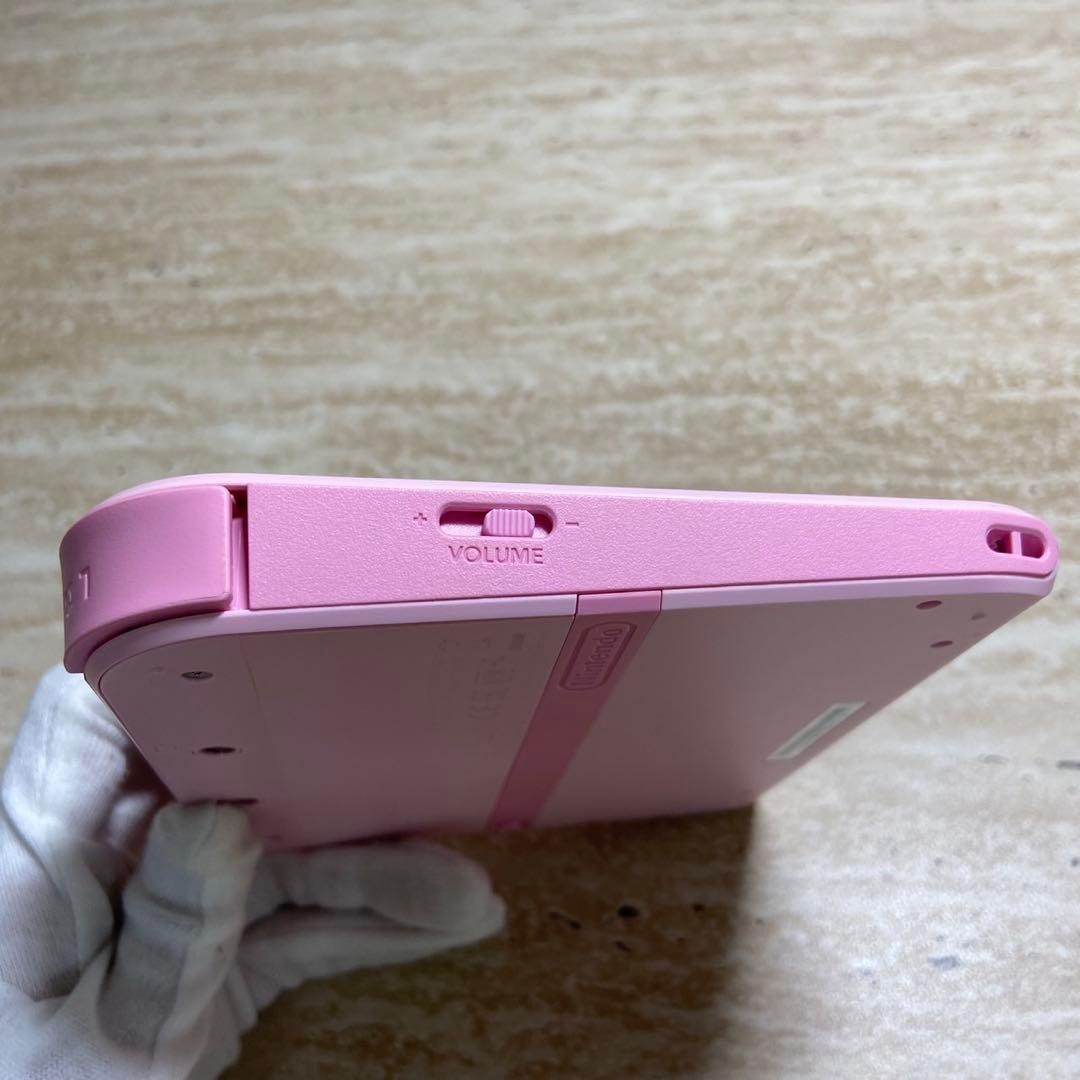 Nintendo 2DS Pink Console Complete Set 6831
