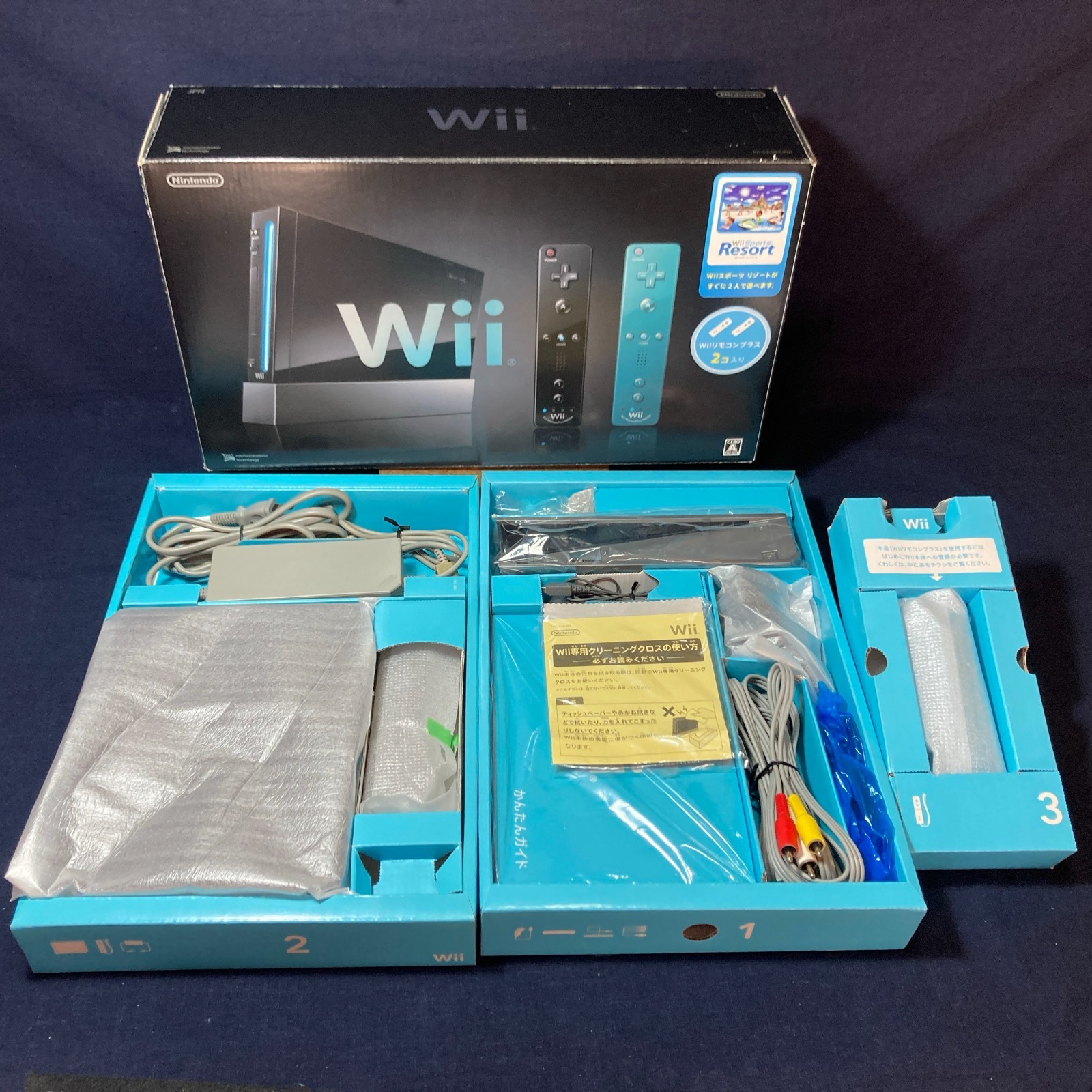 Nintendo Wii Console Black Boxed Wii Sports Resort Bundle 2 Controllers CIB JP