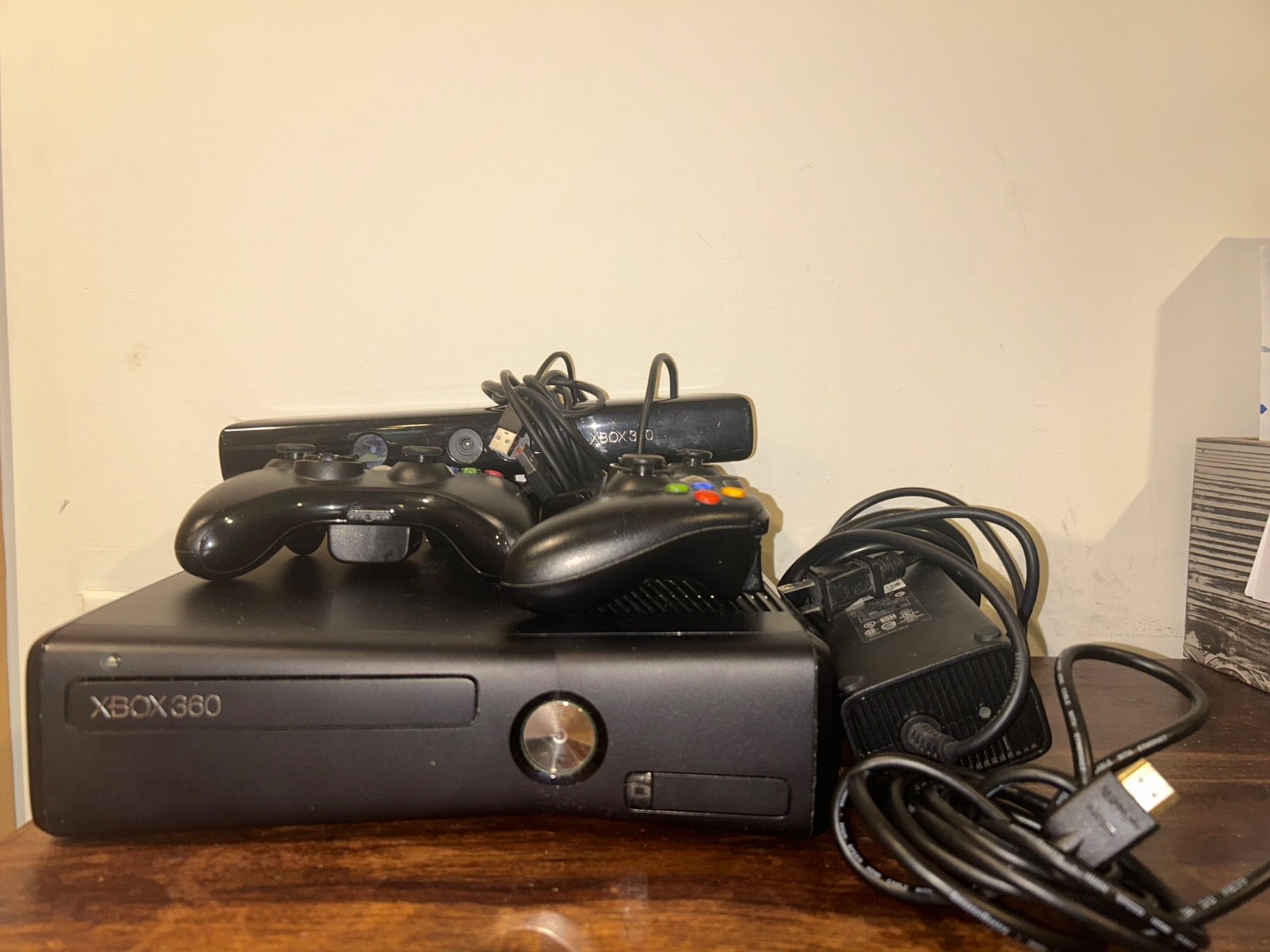 Microsoft Xbox 360 Launch Edition 250GB Glossy Black Console (RKH-00041)