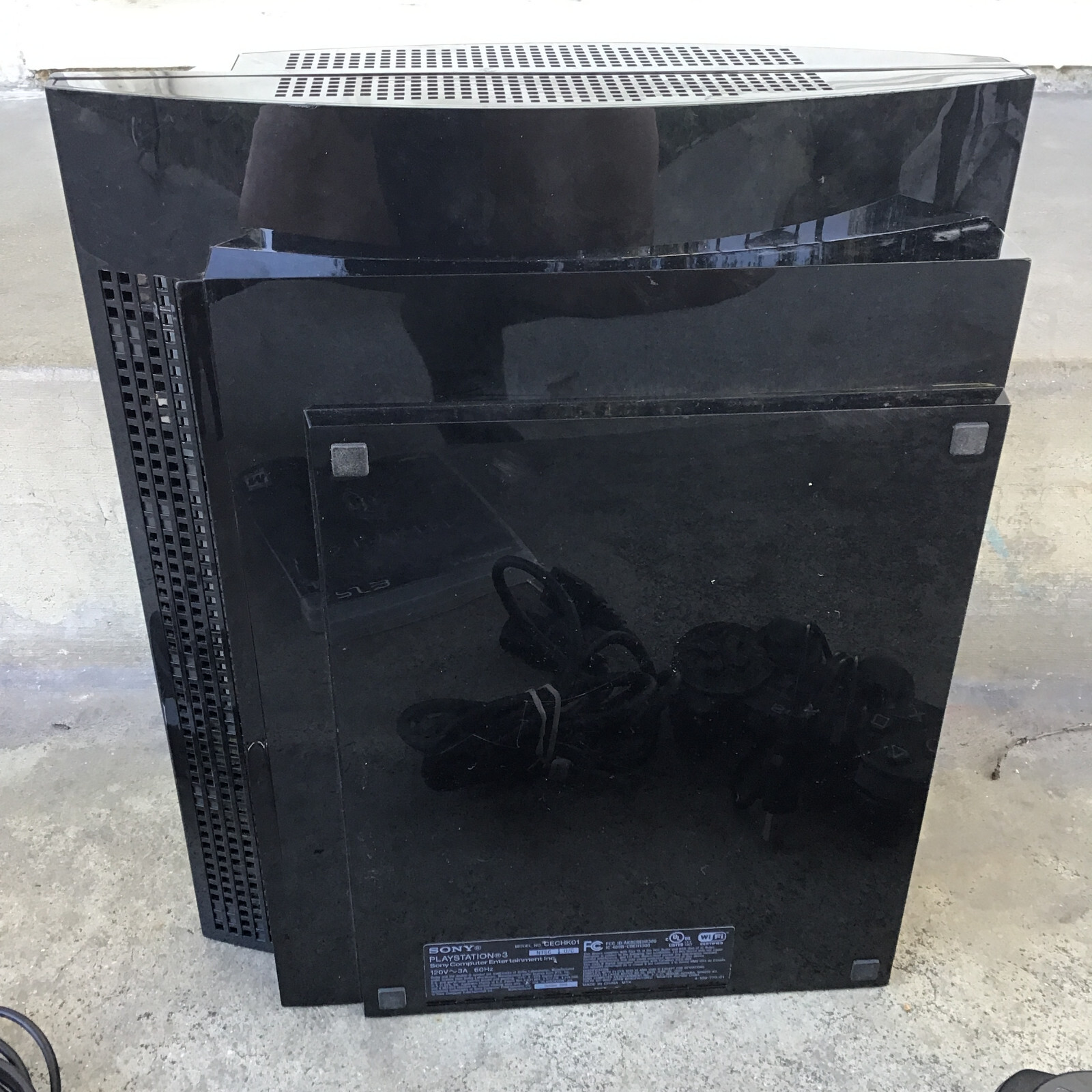 Sony PlayStation 3 80GB PS3 Console w/ Controller and Skyrim CECHK01 Tested