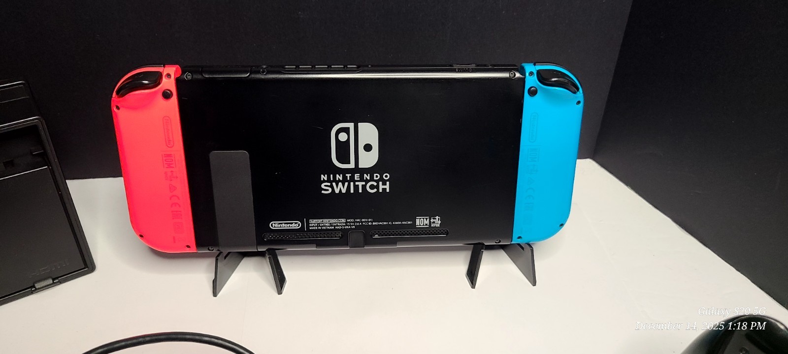 Nintendo Switch Console Bundle/ Controller, 4 Games, Charging Cable, HDMI Cable