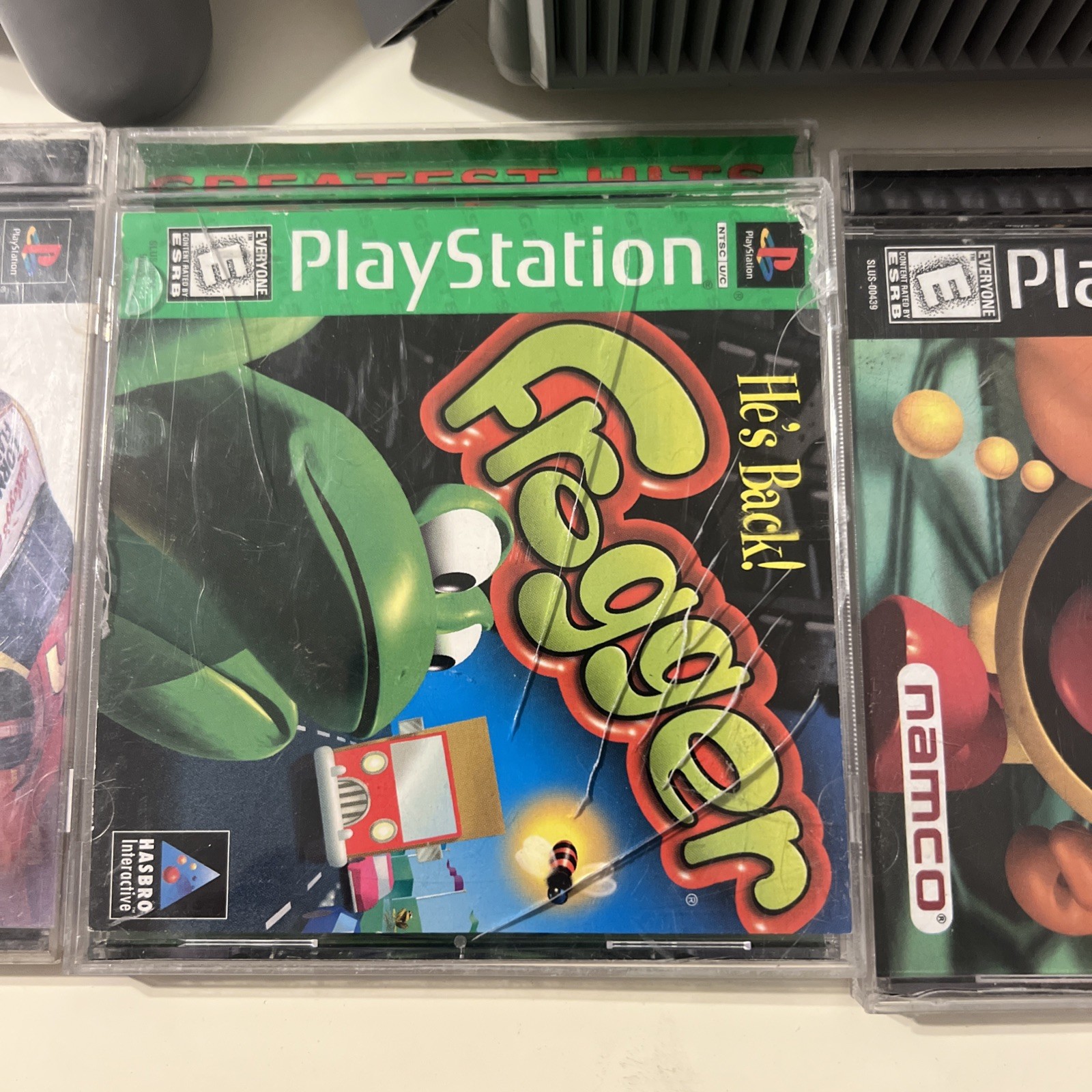 Sony PlayStation 1 console – 1 controller and 3 games. Memory card included Cord